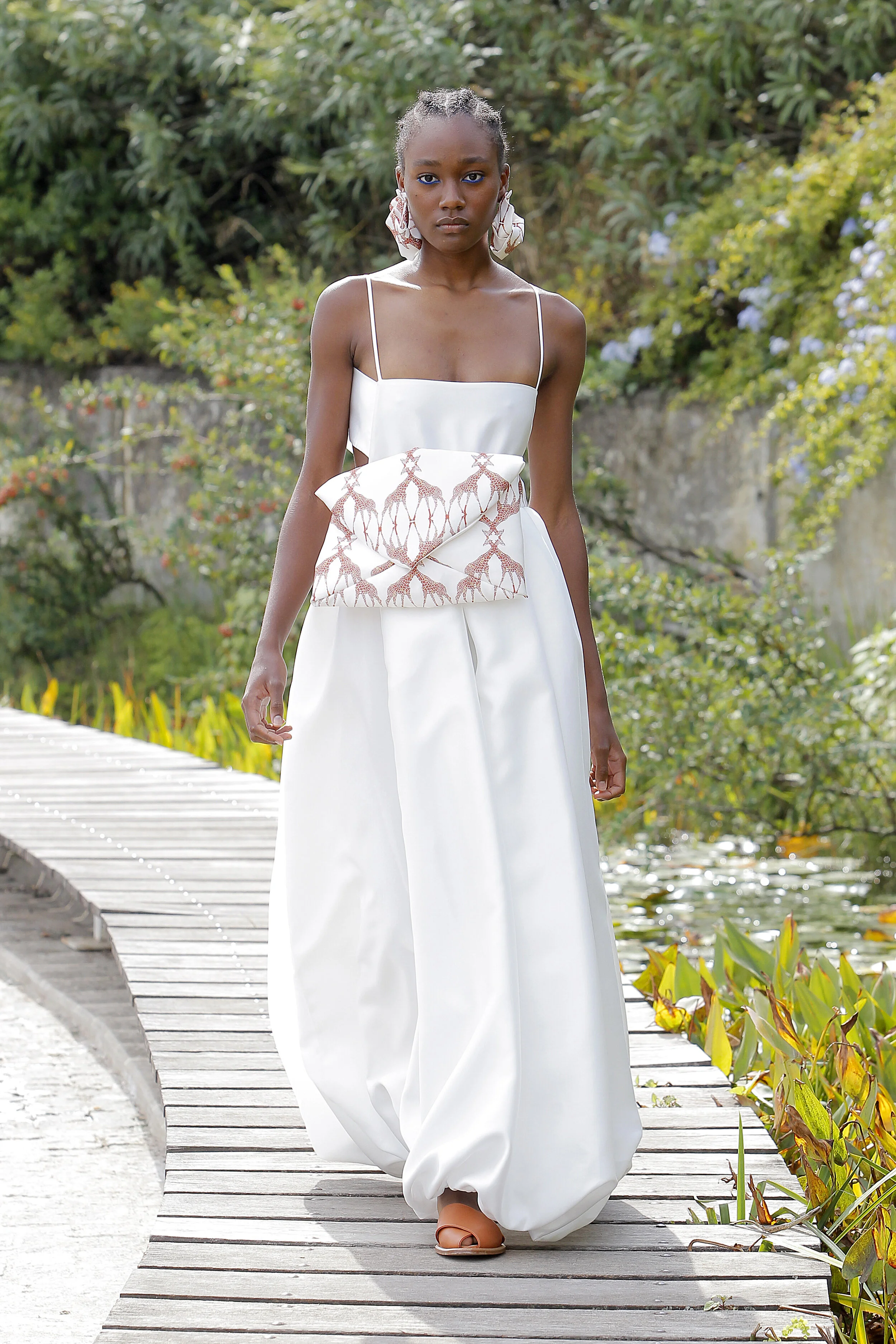 JANINA TATI walking for BUZINA Spring Summer 2021 ModaLisboa