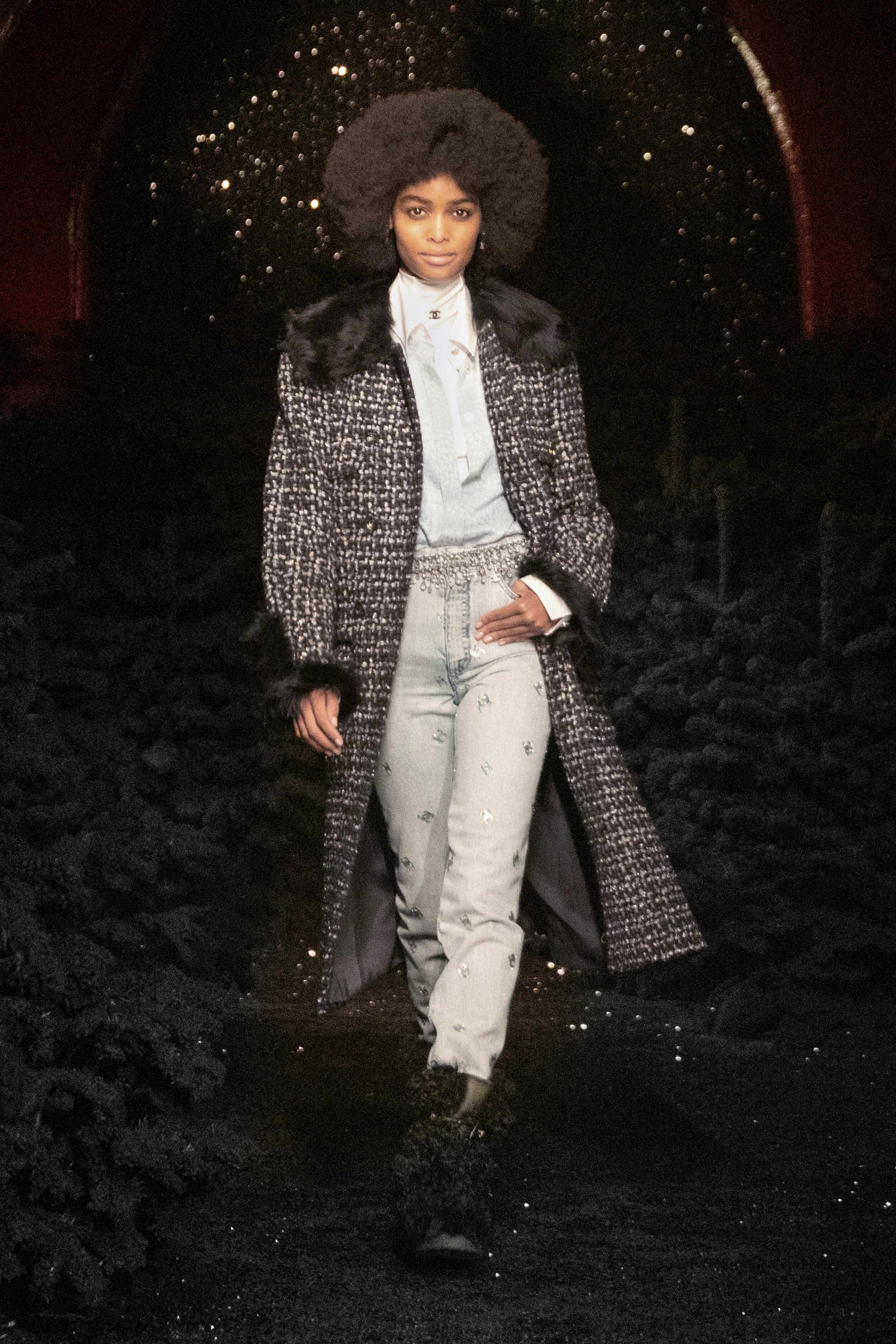 BLÉSNYA MINHER walking for CHANEL Fall-Winter 2021 PFW