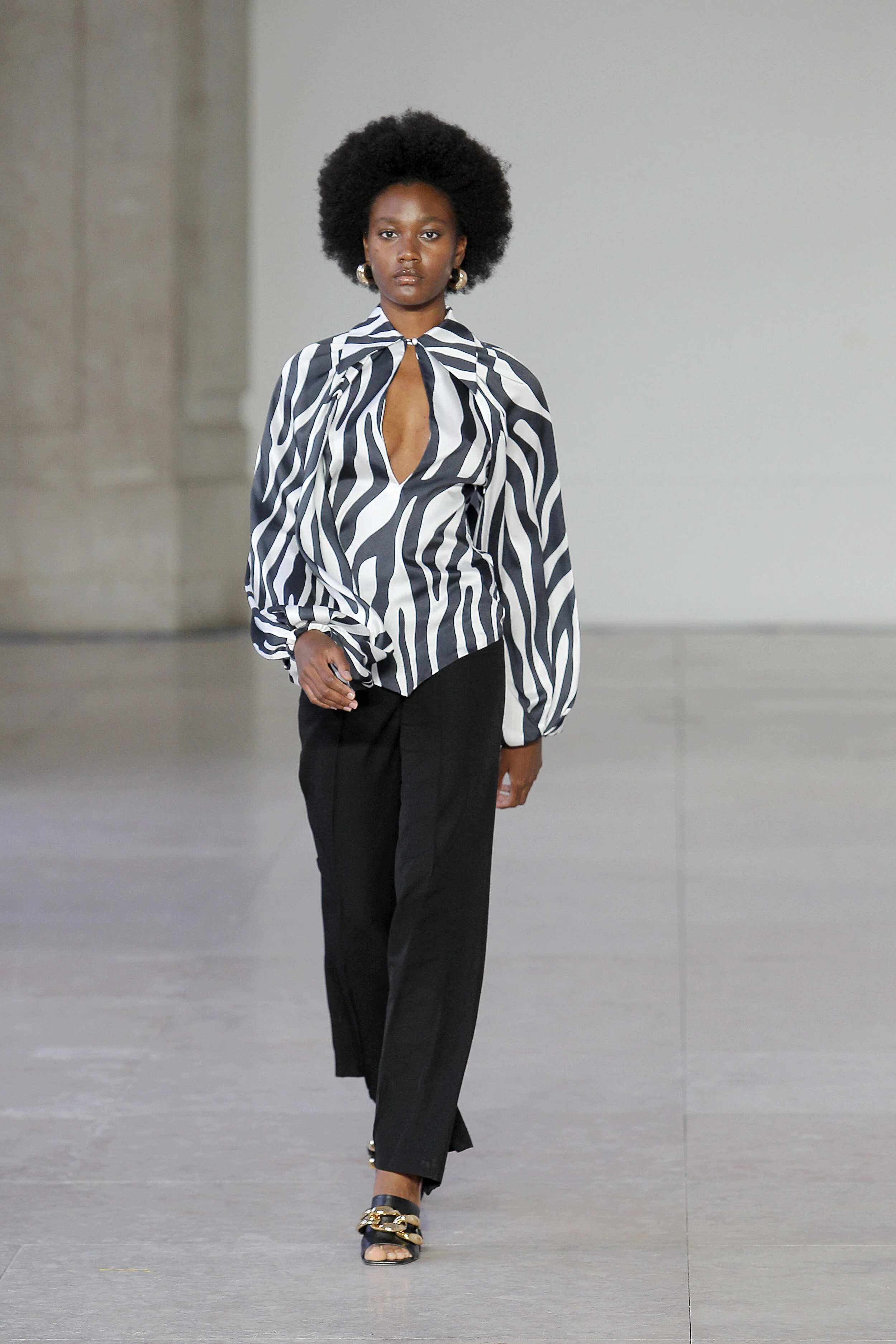 JANINA TATI walking for CAROLINA MACHADO Fall Winter 2021 ModaLisboa