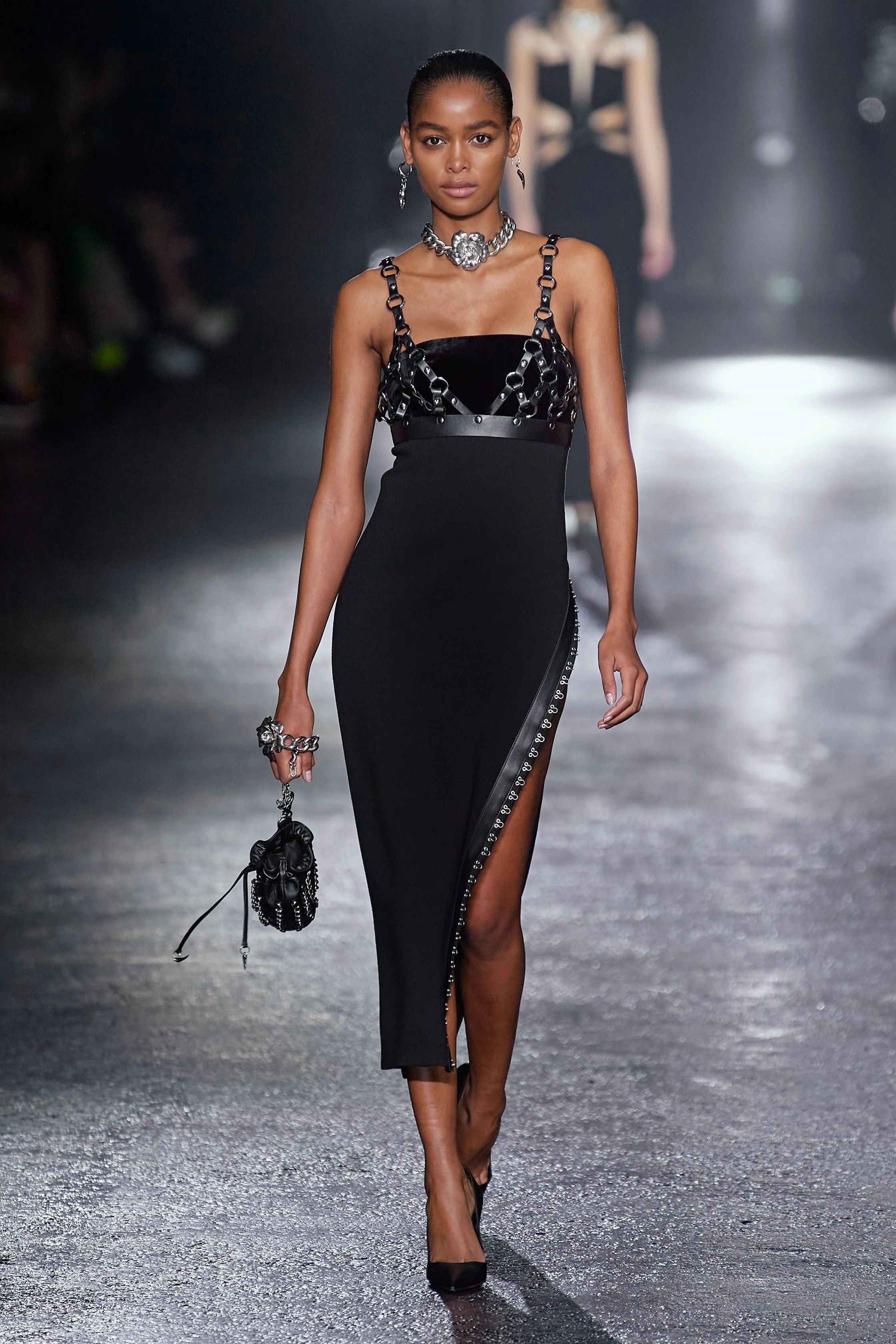 BLÉSNYA MINHER walking for ROBERTO CAVALLI F/W 22 Show at Milan Fashion Week