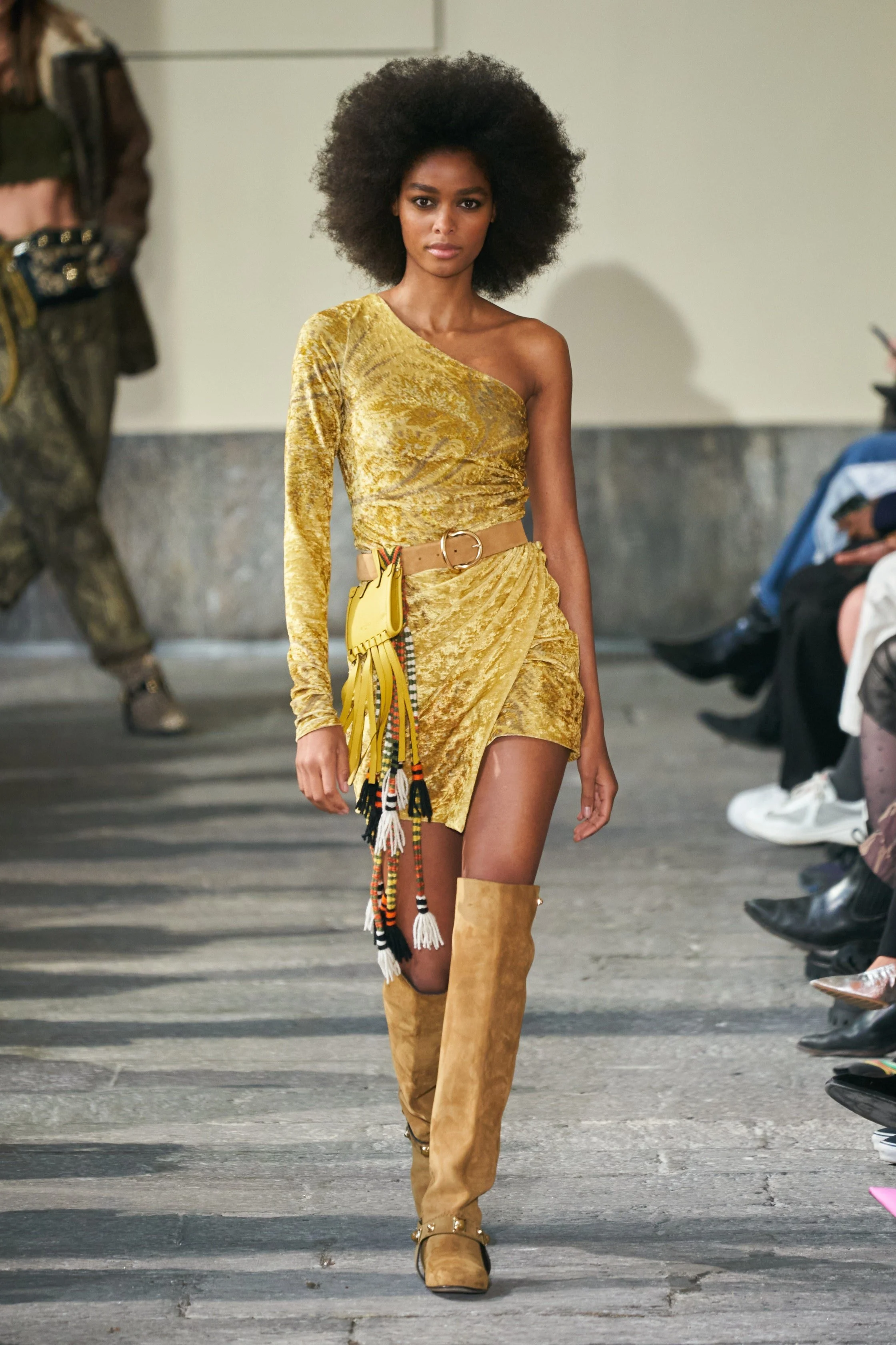 BLÉSNYA MINHER walking for ETRO F/W 22 Show at Milan Fashion Week