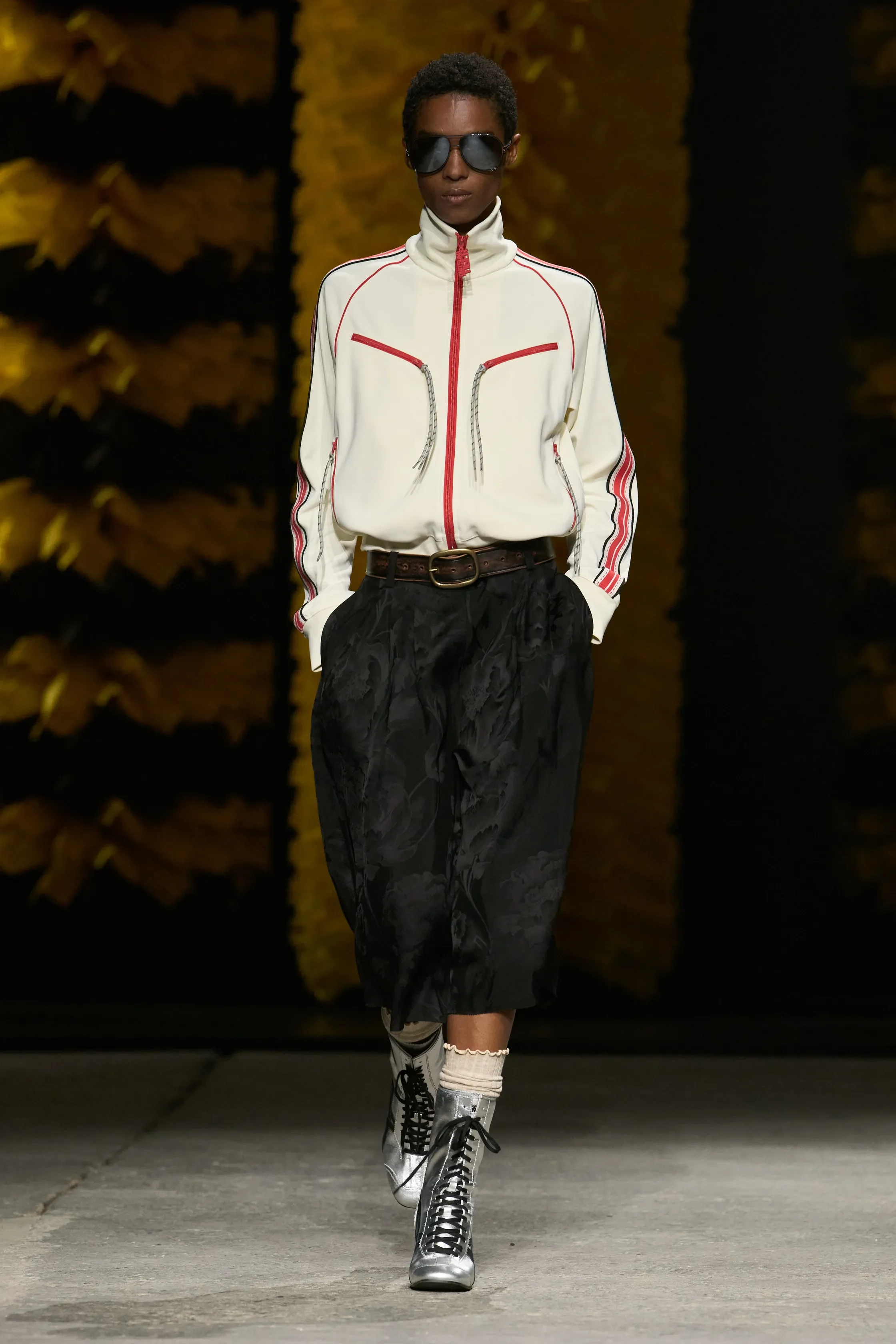 00007-onitsuka-tiger-spring-2027-ready-to-wear-credit-gorunway.webp