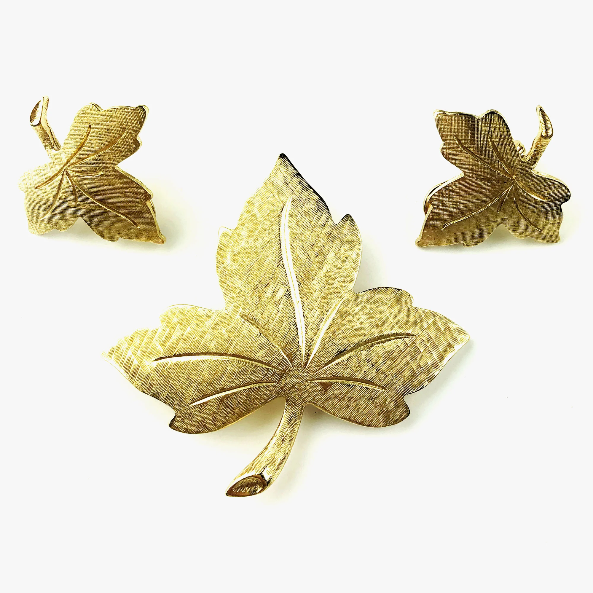Monet-Brosche-Blatt-gold-3.jpg
