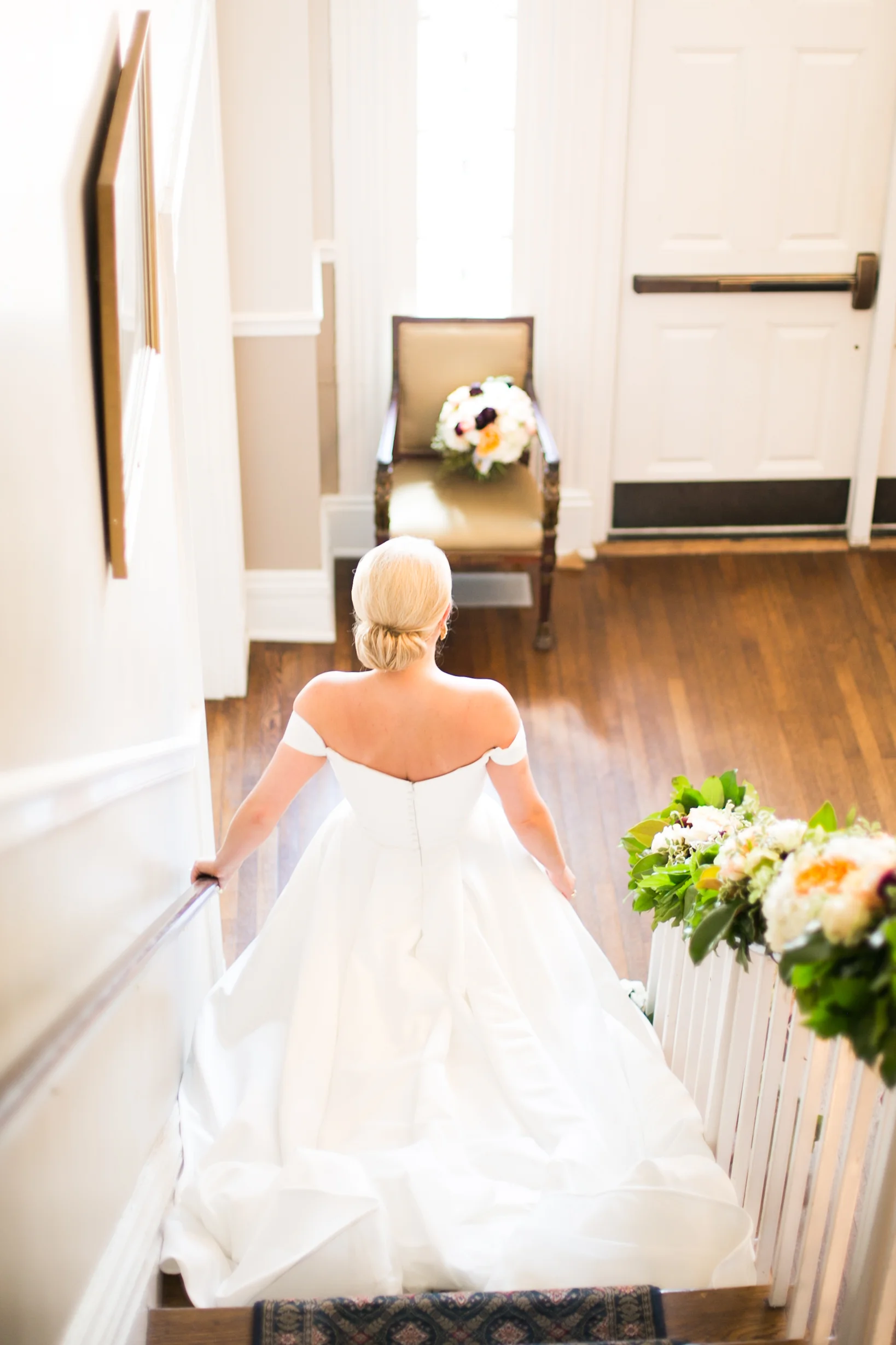 071-molliebethandmatt-gettingready.jpg