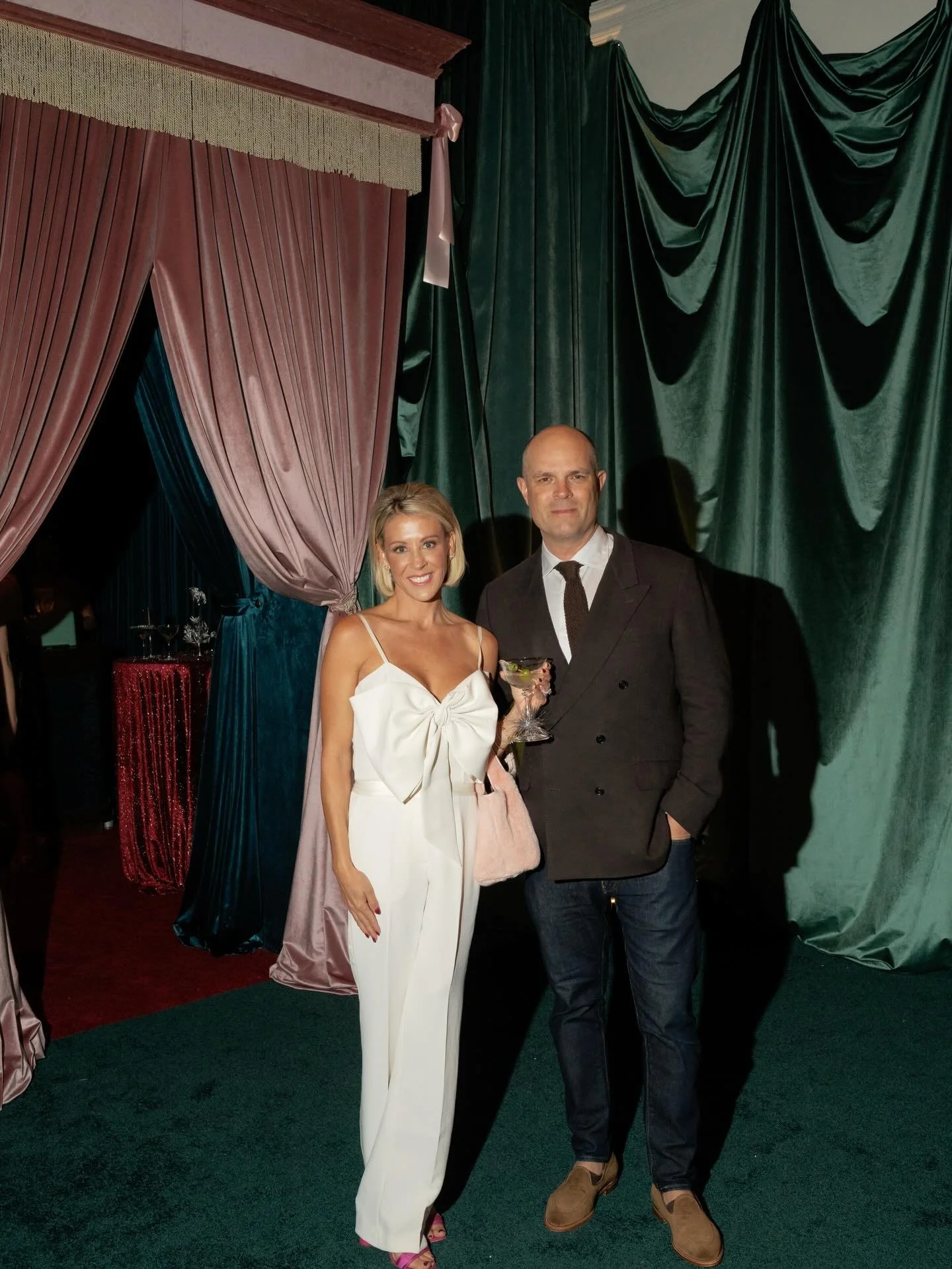 I had the BEST time at this year&rsquo;s Ornament Exchange! It was a night wrapped in retro Christmas charm with so many thoughtful, festive touches.🎄❤️&thinsp;&thinsp;

The vintage elements came to impress and were perfectly balanced alongside the 