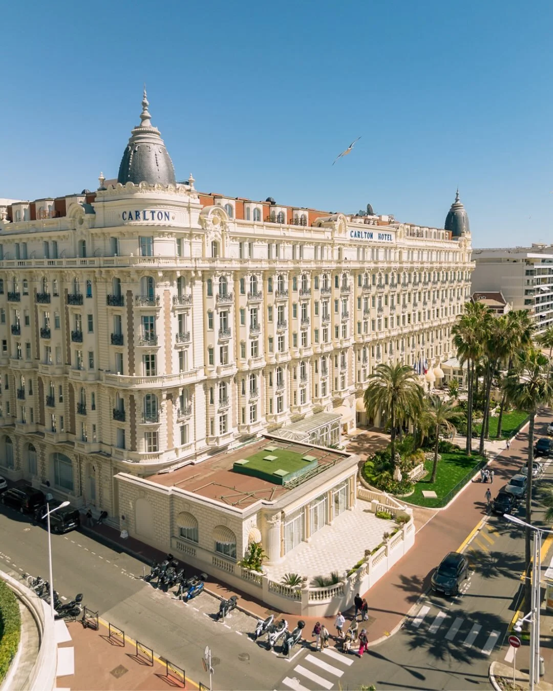 Cannes, so far&mdash;thoughtfully done and all the more enjoyable with this group. Just getting started!! 

Hosts: @callistaandco  @forma_mgmt
Venue: @carltoncannes
Photography: @erickelley
Videography: @618studios
Florals: @djordjevarda
Paper Goods: