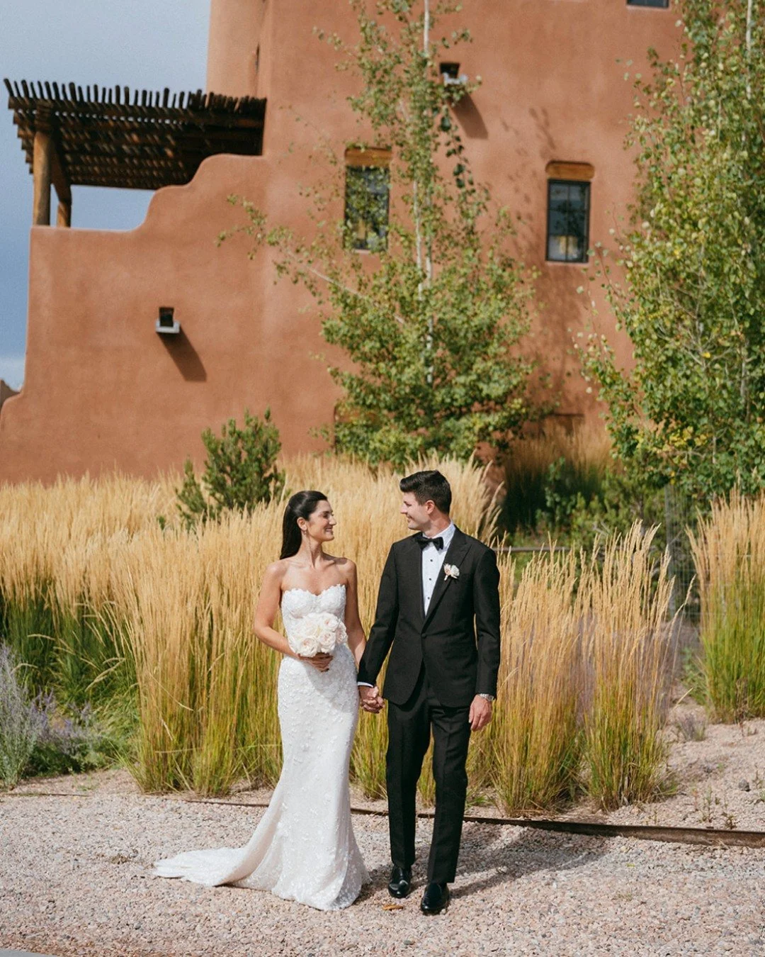 Santa Fe, where color feels like part of the landscape itself. 🌵

Alyssa and Nick&rsquo;s wedding weekend embraced it fully, layered with vibrant florals, bold tones, and a sense of place that felt both effortless and deeply personal. Every detail c