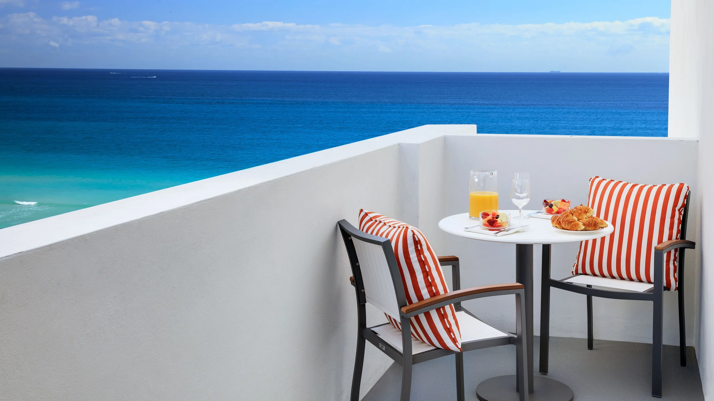 20140308_Hilton_Cabana_Sup King Ocean Balcony.jpg