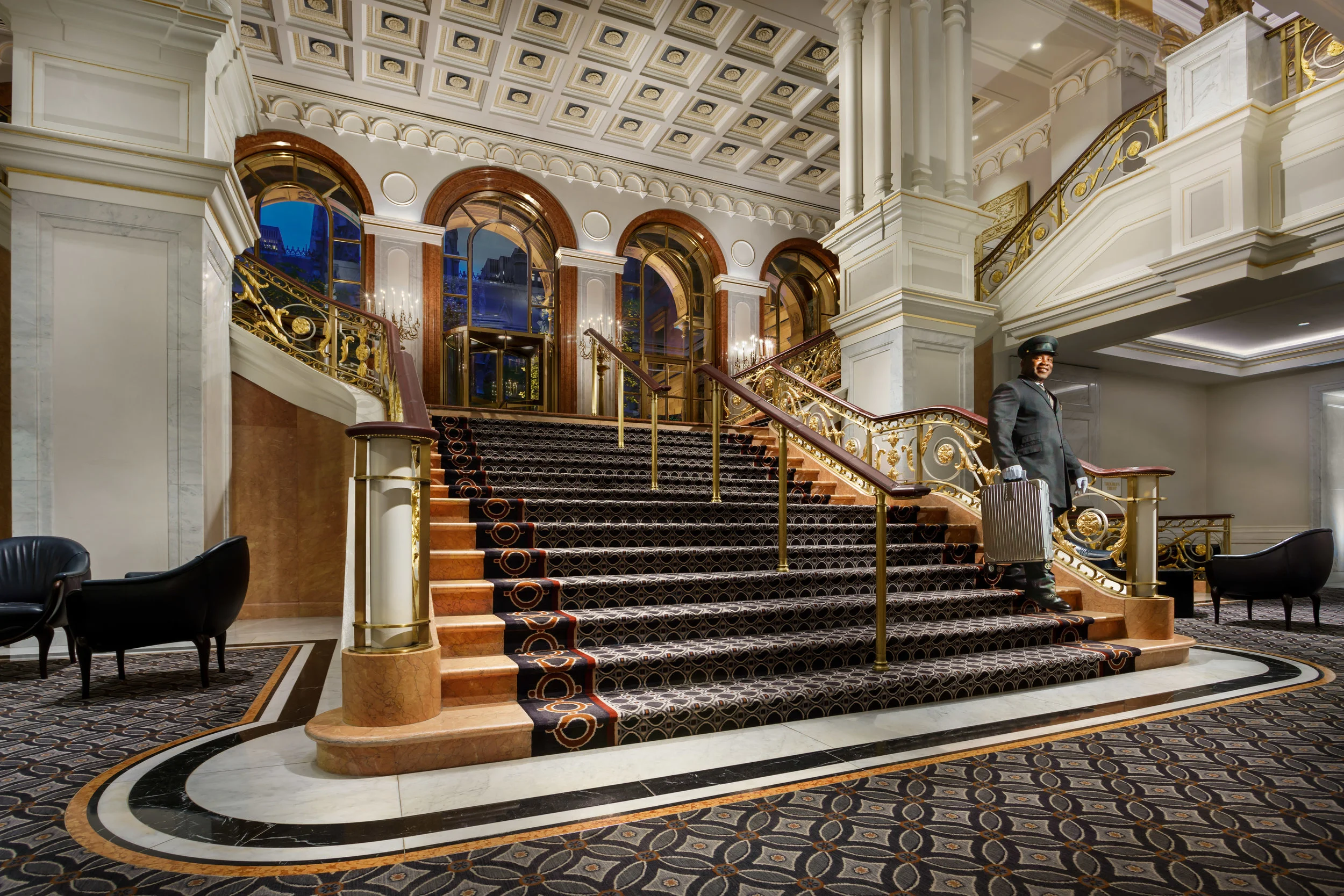 20171011_Lotte_Palace_Grand_Staircase.jpg