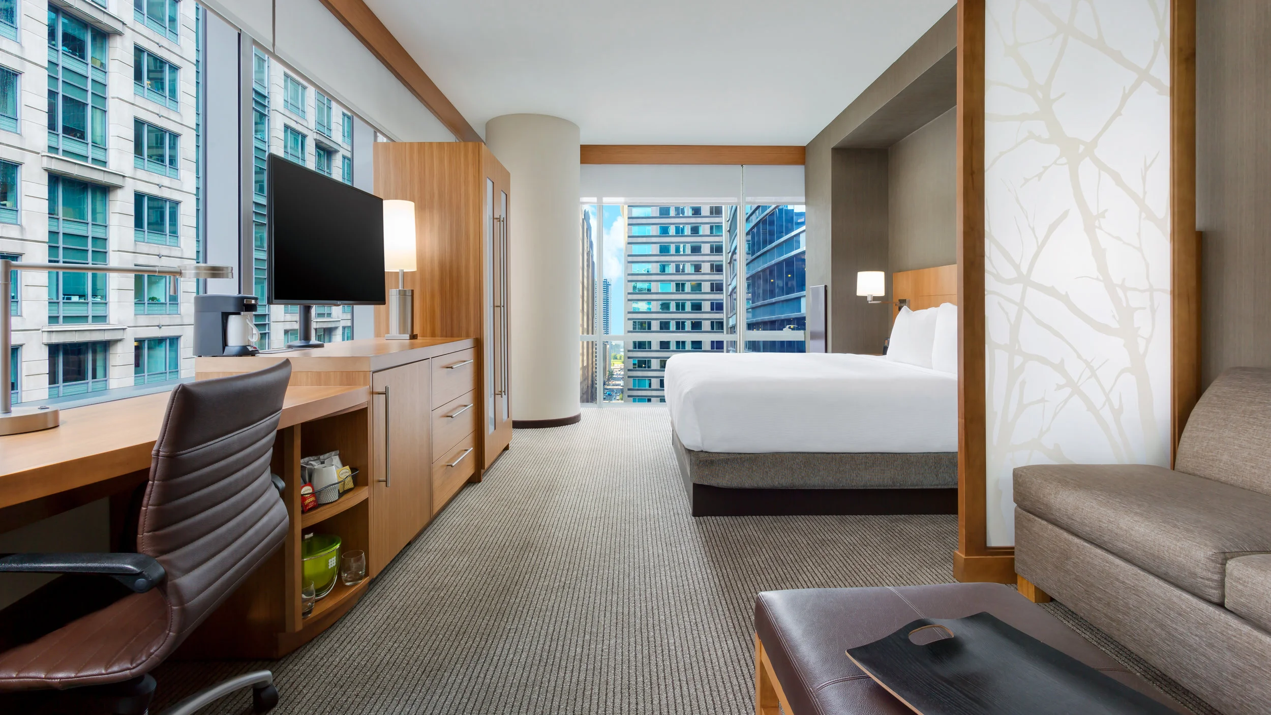 Hyatt Place Chicago Loop-Corner King-1final_crop.jpg