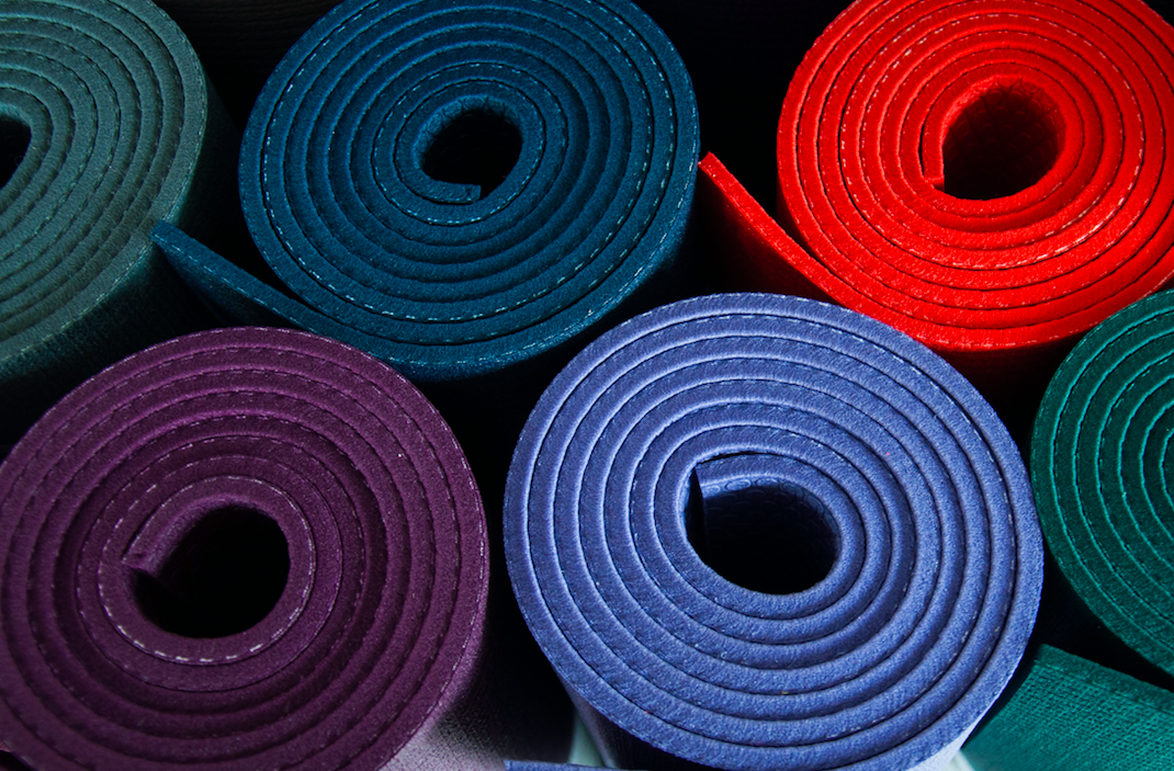 YogaStudioFox_Mattegerolltbunt.png