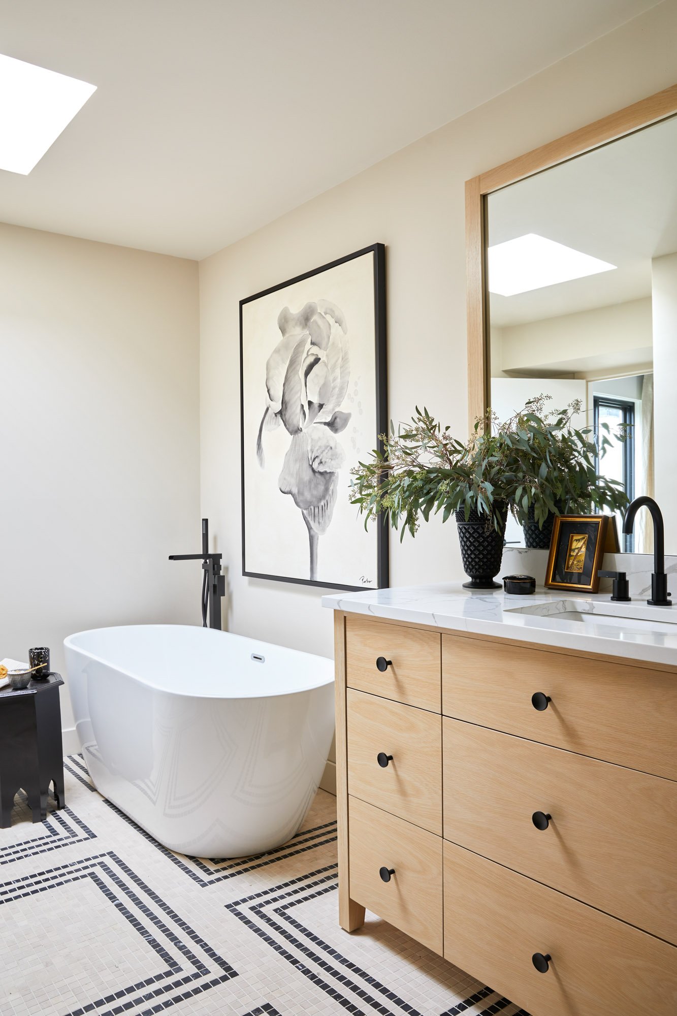 Valerie_Morisset_Interior_Design_Bathroom Vanity_Montreal_Quebec_Canada_Senneville_21008_LR.jpg