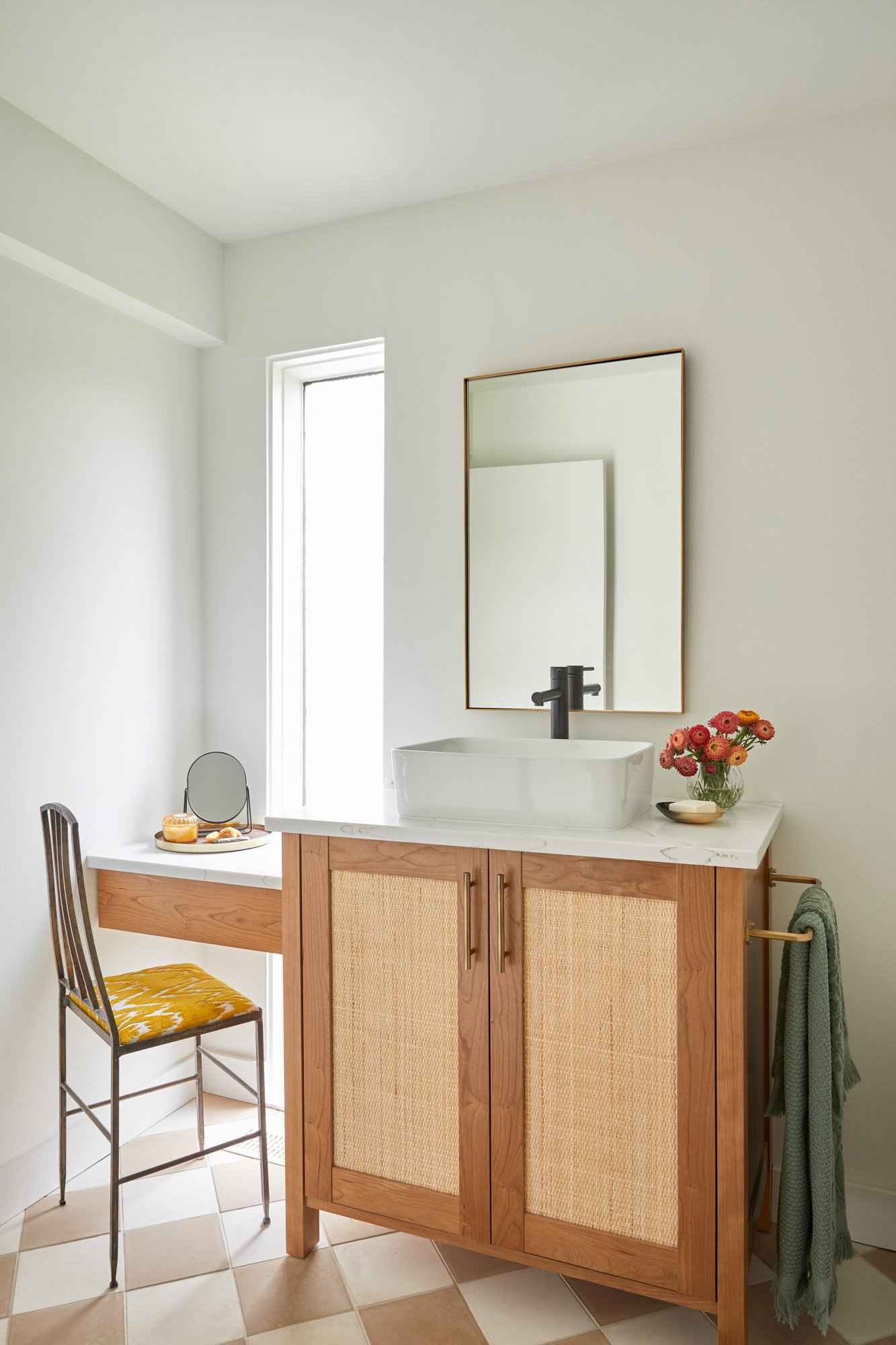 Valerie_Morisset_Interior_Design_Bathroom Vanity_Montreal_Quebec_Canada_Senneville_21034_LR.jpg
