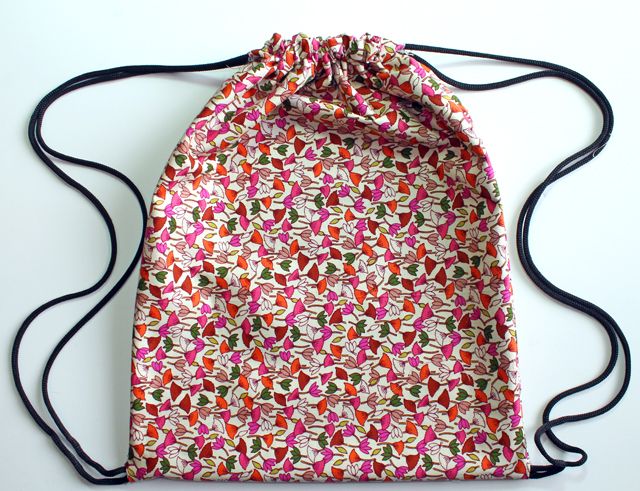 U-PICK-Hot-Sale-Drawstring-Backpack-100-Polyester-Fashion-Fresh-Women-Storage-Drawstring-Bag-for-Clothes.jpg