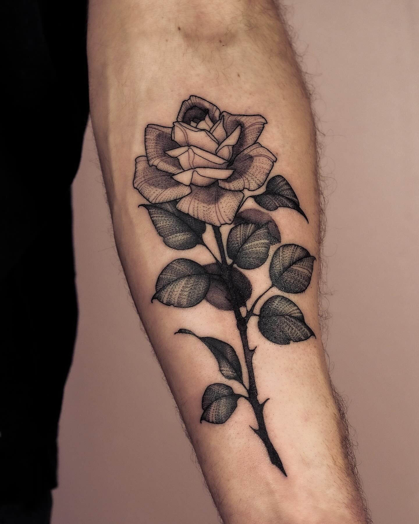 I could tattoo roses all day, every day!! 🌹 thank you Ricky! 🙏
.
.
.
.
.
.
.
#tattoo #tattoos #tattooartist #tattooshop  #tattooinspo #wpg #wpgtattoos #winnipeg #winnipegtattoos #winnipegtattooartist #winnipegtattooshop #ywg #204 #freshink #inked #