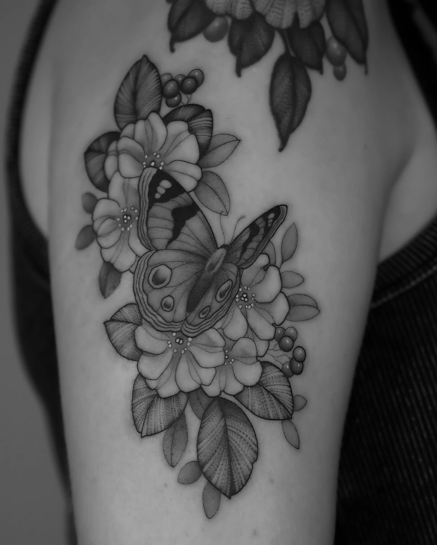 thank you Laura, it&rsquo;s always a pleasure doing cute lil tattoos for you 🫶

special thanks to my clients who&rsquo;ve come to see me over the years!

𝐍𝐎𝐖 𝐁𝐎𝐎𝐊𝐈𝐍𝐆 𝐃𝐄𝐂𝐄𝐌𝐁𝐄𝐑

𝘮𝘢𝘥𝘦 𝘸𝘪𝘵𝘩 𝘭𝘰𝘷𝘦 𝘶𝘴𝘪𝘯𝘨
@eikondevice
@the