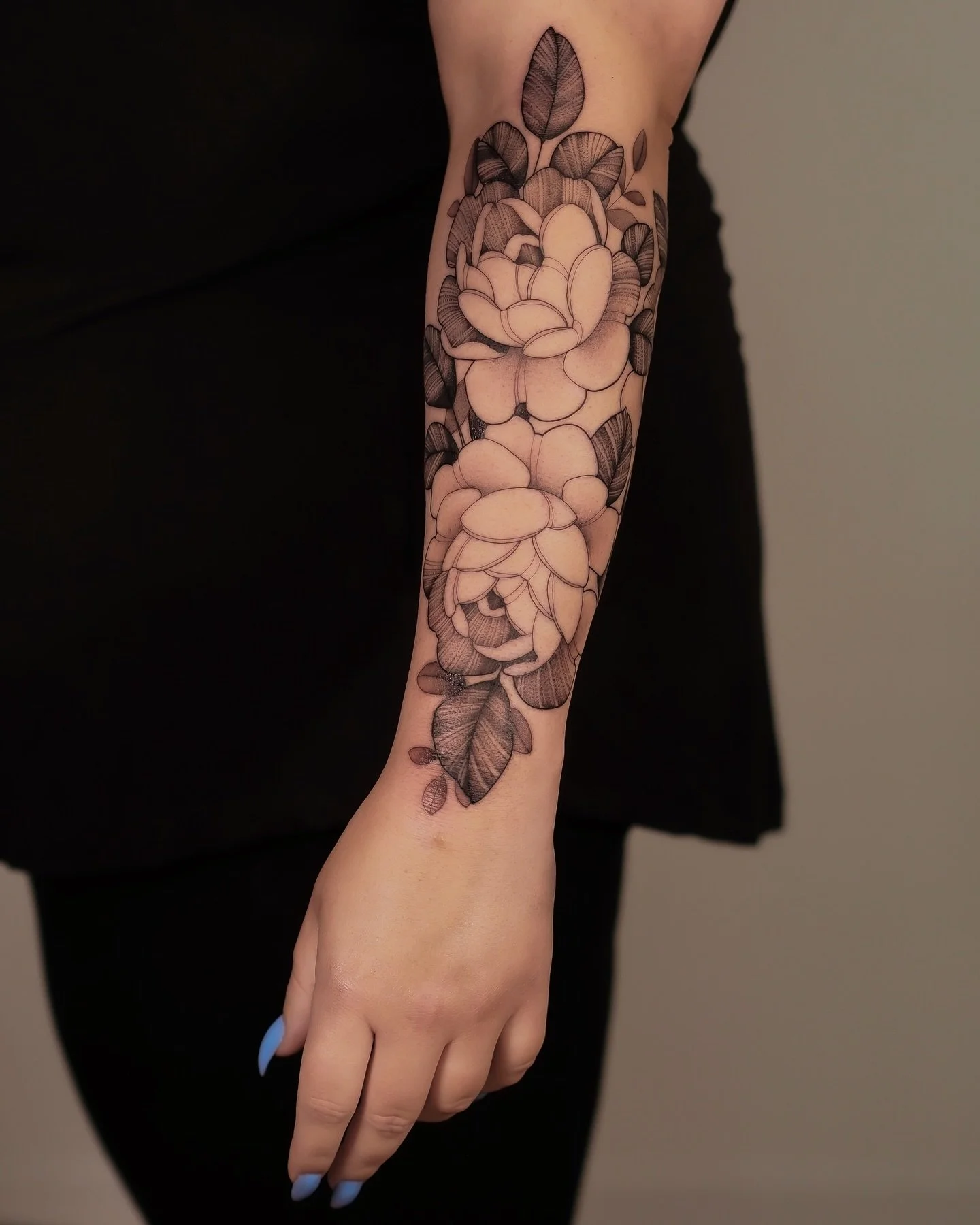 first session on a sleeve for Brenleigh! 🌸🩷

thank you for letting me do my favourite thing - covering arms in flowers 🫶😇

𝐍𝐎𝐖 𝐁𝐎𝐎𝐊𝐈𝐍𝐆 𝐉𝐀𝐍𝐔𝐀𝐑𝐘

𝘮𝘢𝘥𝘦 𝘸𝘪𝘵𝘩 𝘭𝘰𝘷𝘦 𝘶𝘴𝘪𝘯𝘨
@eikondevice
@thesolidink
@bishoprotary 
🤍
.
.