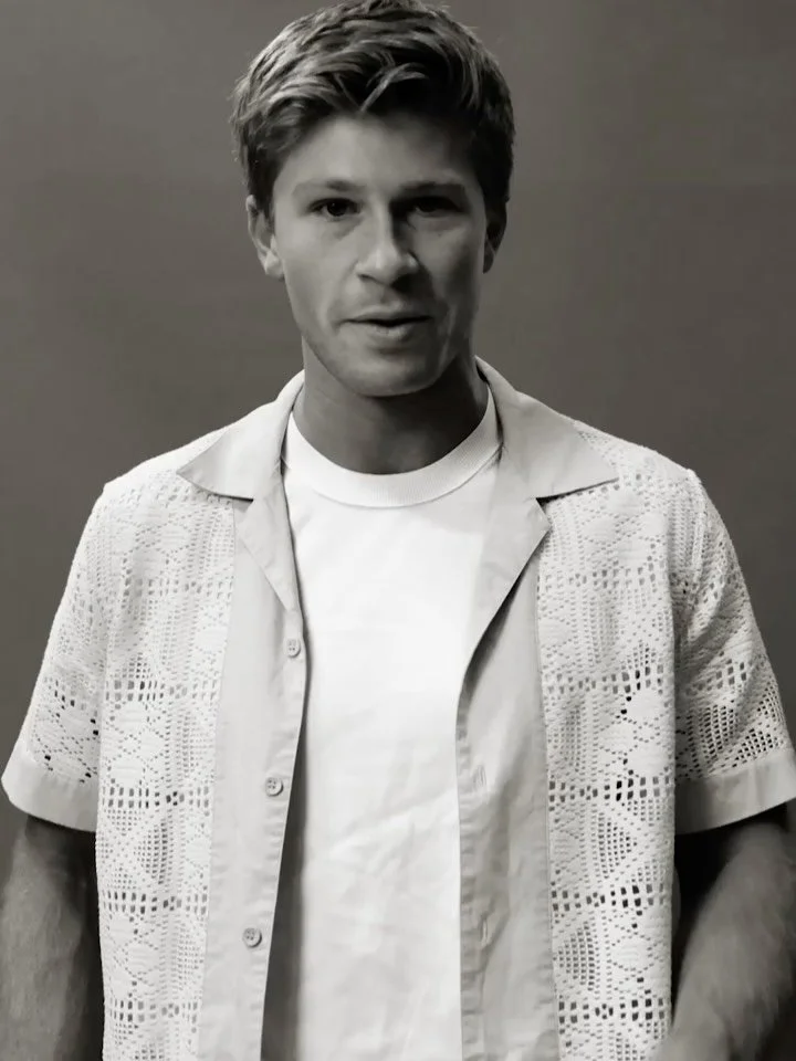 I spent a few days hanging around the Dancing With the Stars ballroom to profile @robertirwinphotography for the @nytimes, ft. additional insights from @bindisueirwin, @terriirwincrikey, @russellcrowe, @witneycarson and @lukereavley. Swipe for some e