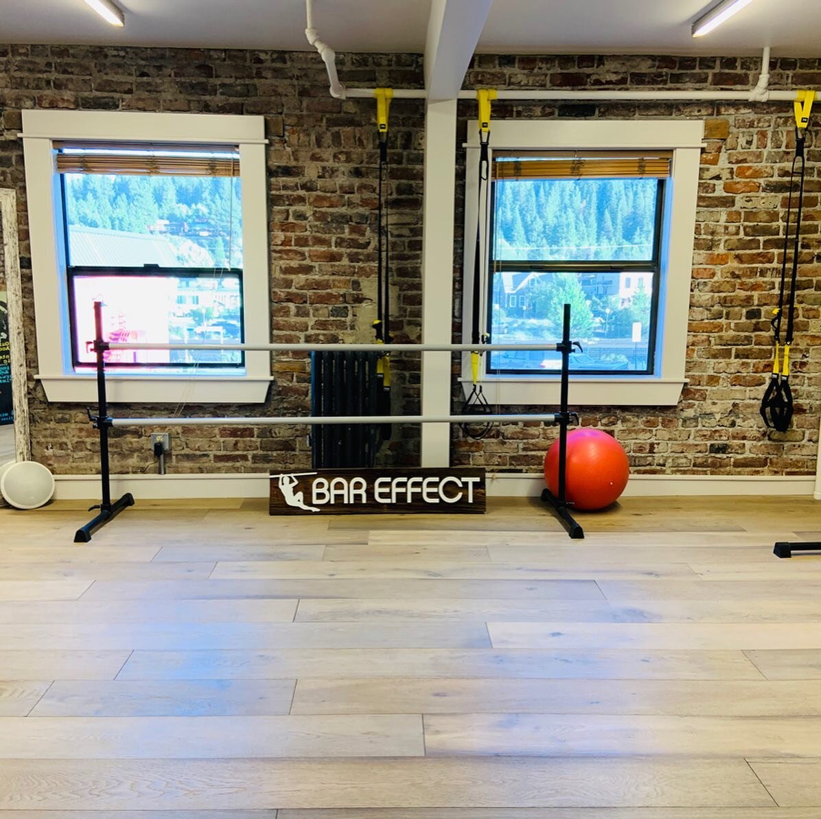 We have moved! 

Our NEW location in Downtown Truckee (Hotel Rex) with @truckeelove is OPEN

The Bar Effect- Pilates has created a NEW individualized approach to health and wellness. 
Focusing on a wholistic style of fitness through NEW movements on 