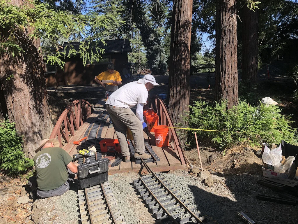 Starting at the perfect location and angle is essential to laying track through the tunnel. Kevin and Bruce spent 1.5 hours getting the start correct