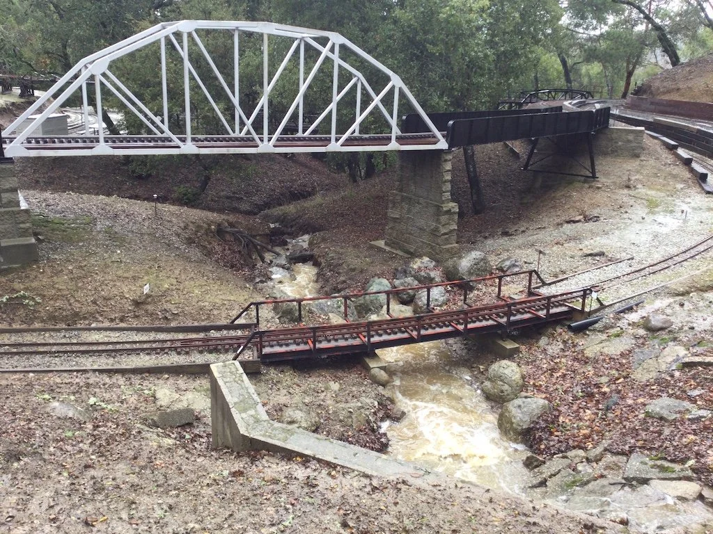 Water flowing under the Alpine Canyon Bridge