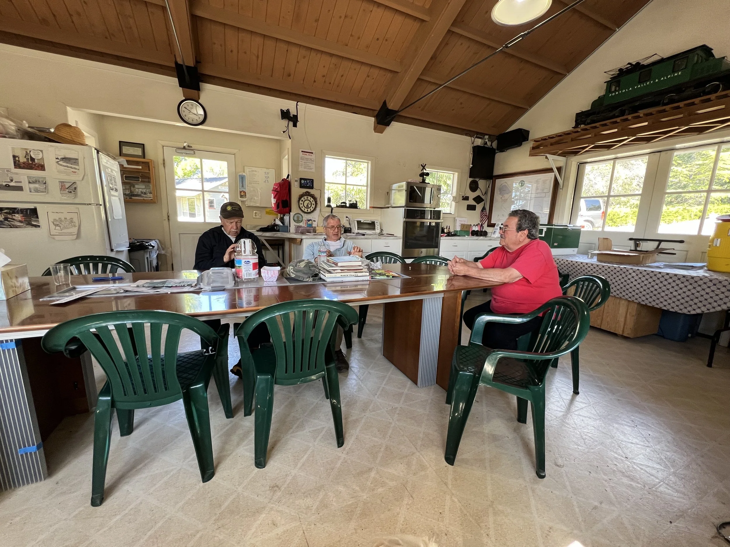 Ed, Bill, and Carl discuss cosmetic aspects for the new turntable