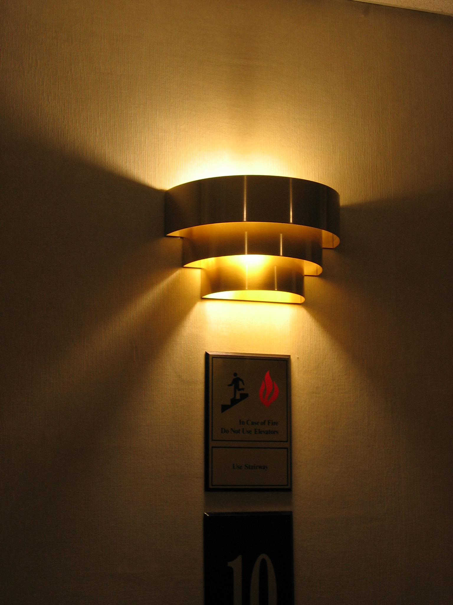 light fixture by elevator.JPG