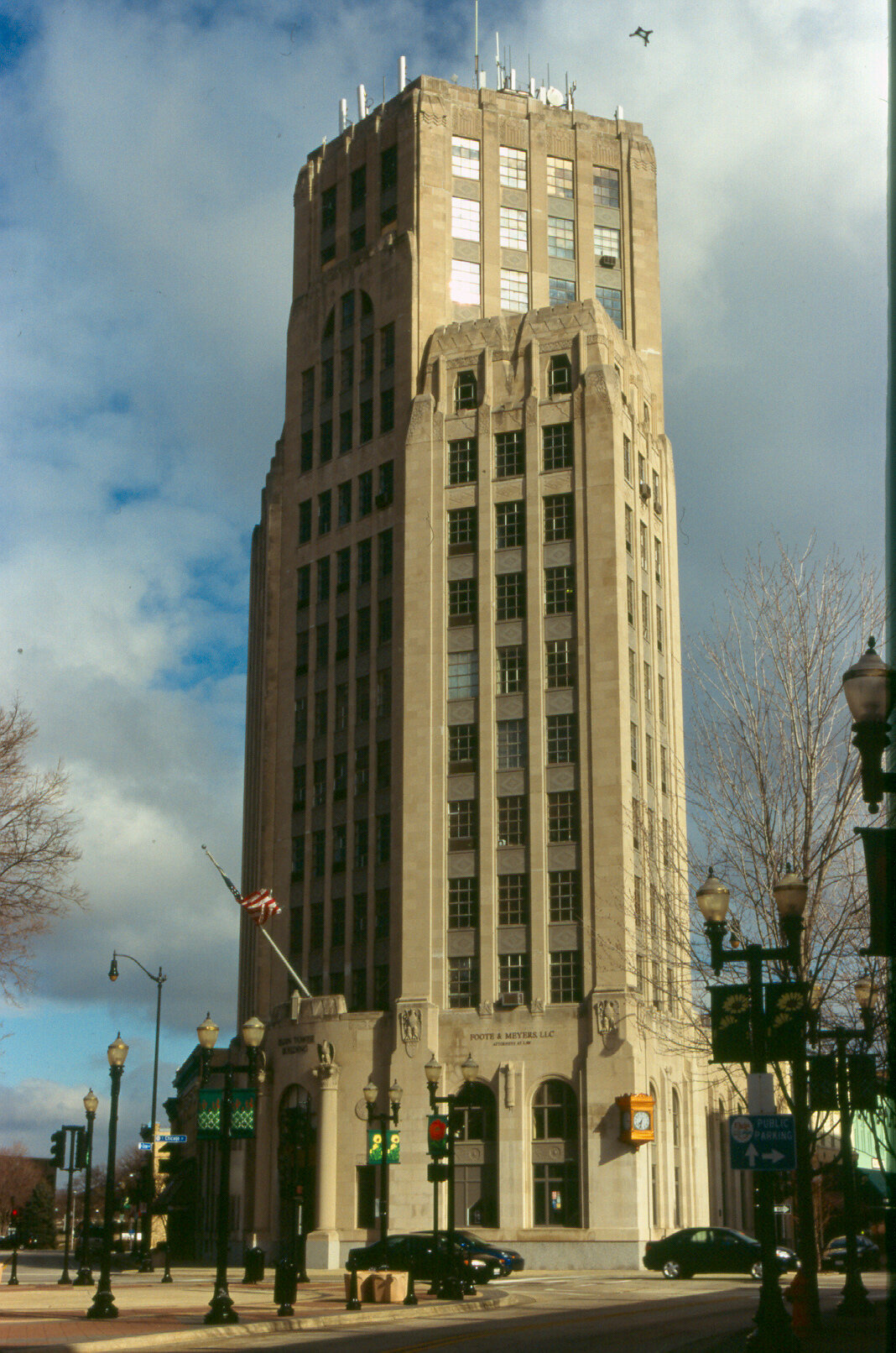 Elgin Tower Building by architekt2 on flickr.jpg