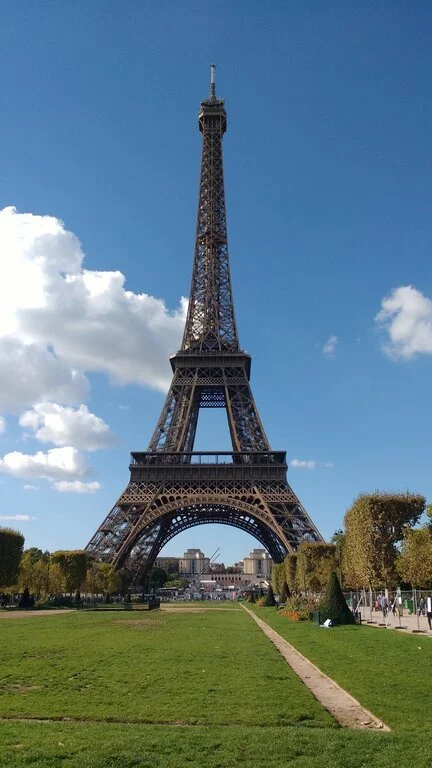 Eiffel Tower full view