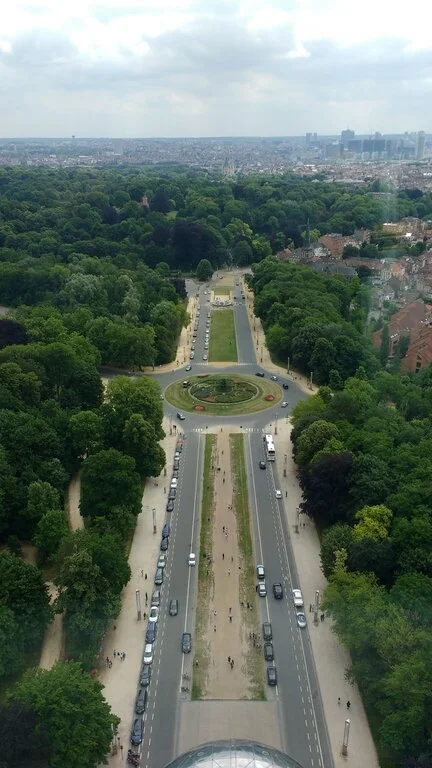 Atomium boulevard view