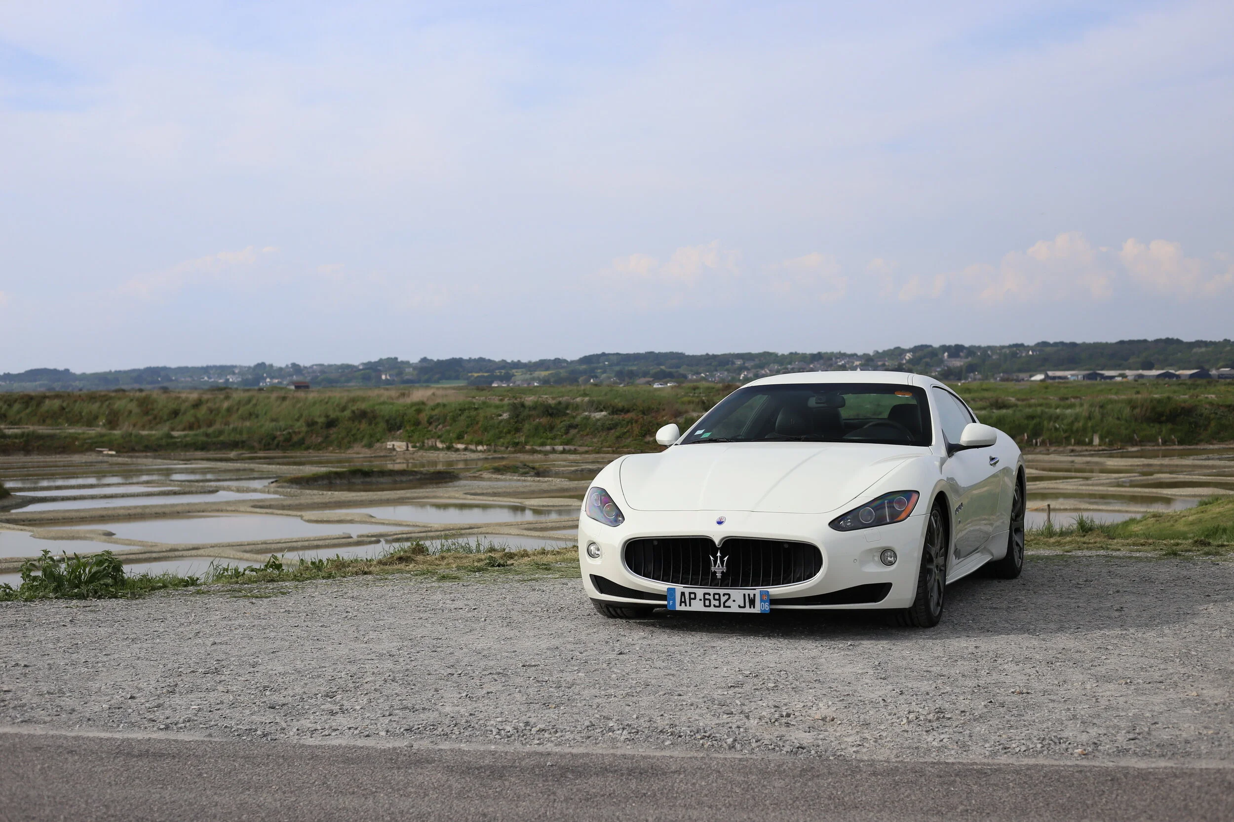 Shooting drône d'une Maserati Granturismo S