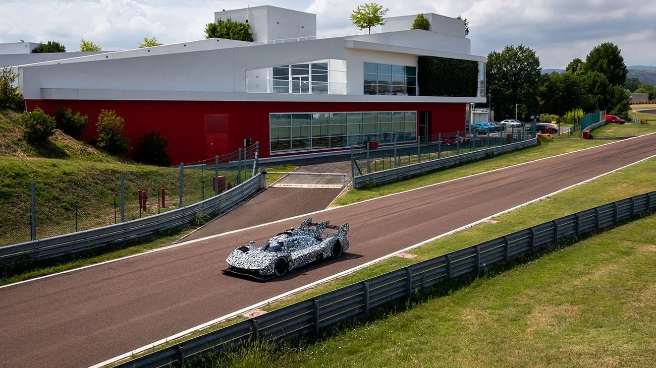 Débuts de l'hypercar Ferrari sur la piste de Fiorano