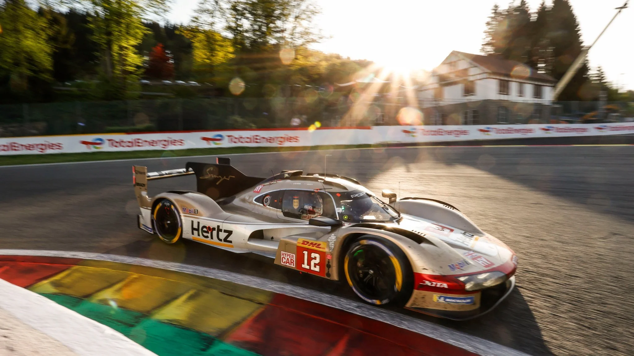 Première victoire en WEC pour la Porsche numéro 12 du Hertz team Jota !