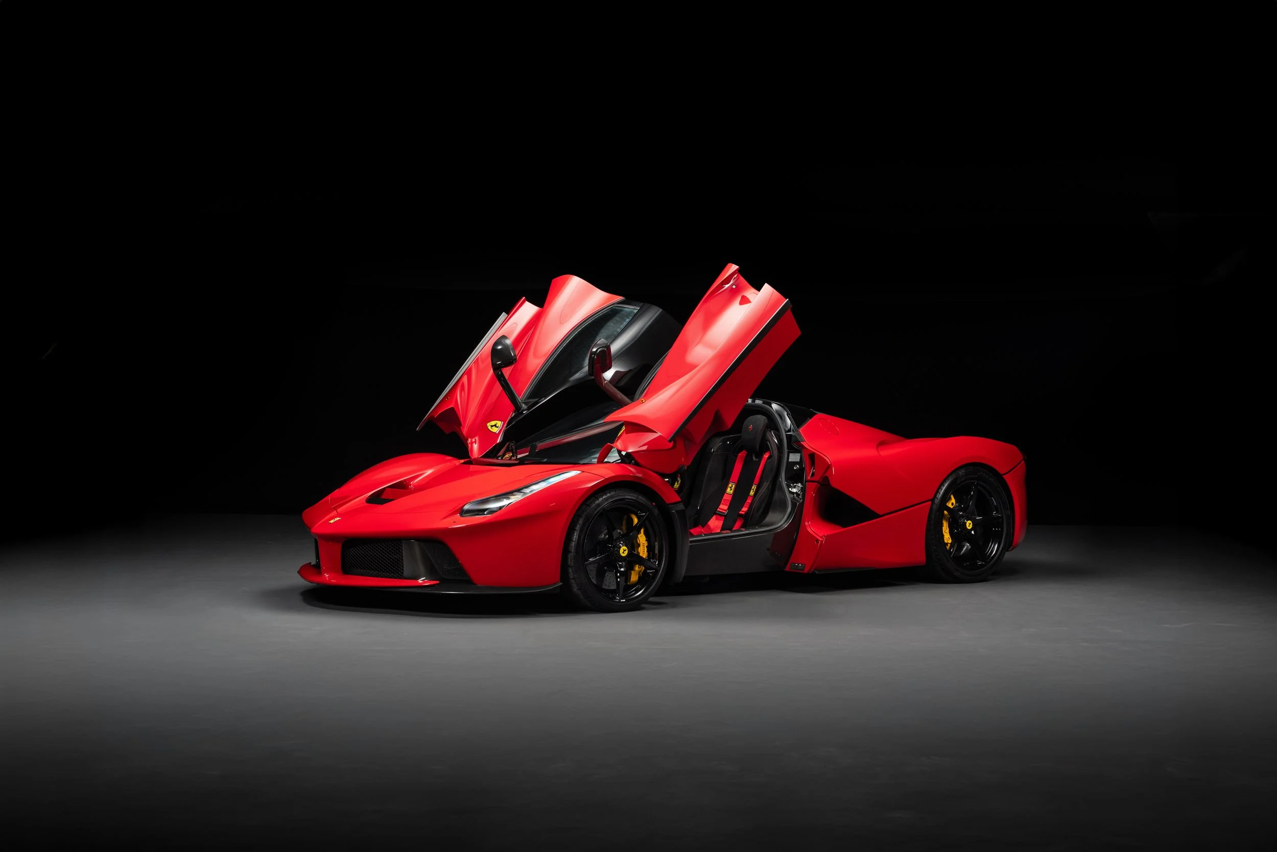 2014-Ferrari-LaFerrari_1398898.jpg
