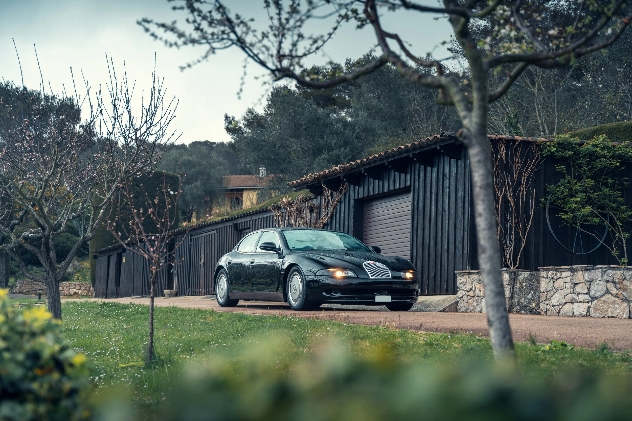 La Bugatti EB112 : la berline d’exception de Bugatti bientôt aux enchères à Monaco !