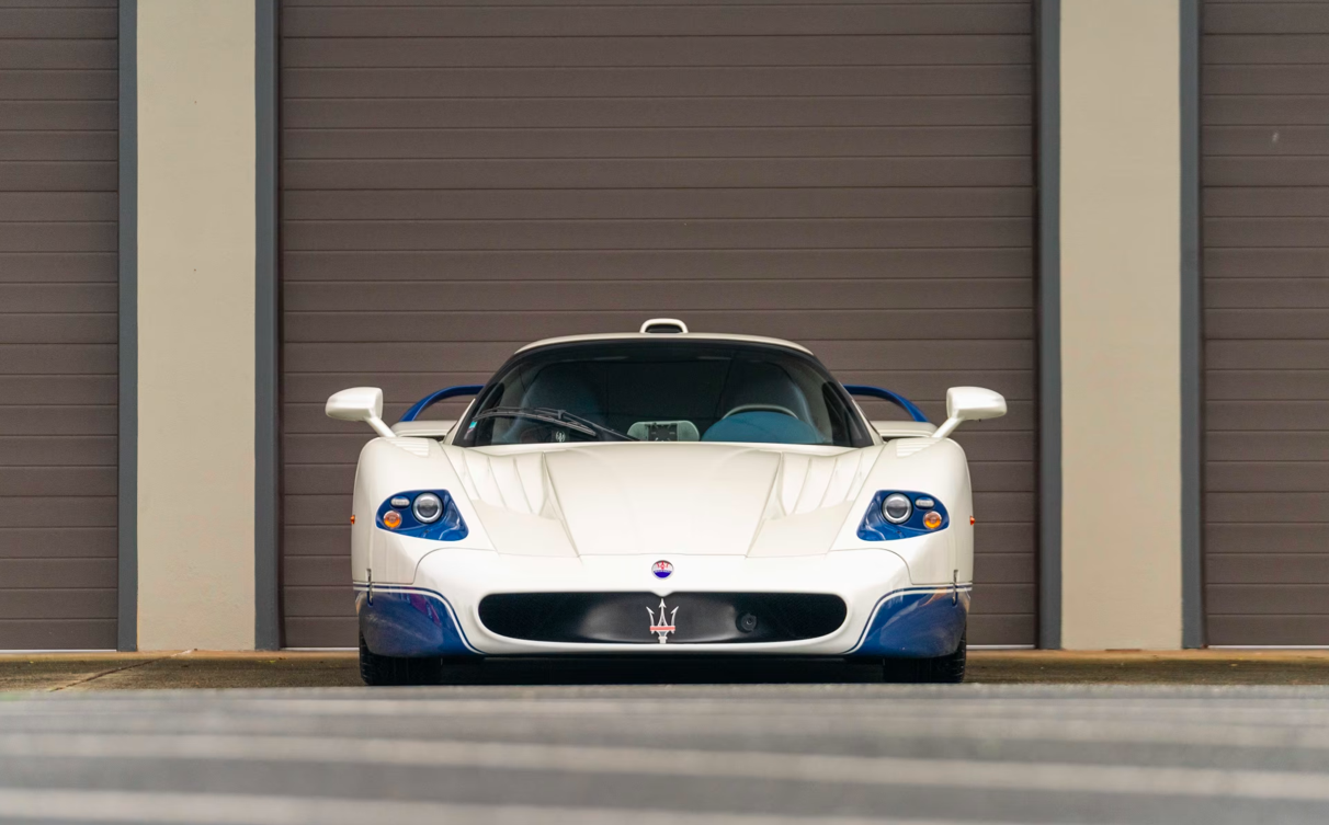 Mecum Auctions - Une Maserati MC12 quasiment neuve fait le show à la vente Indy 2026