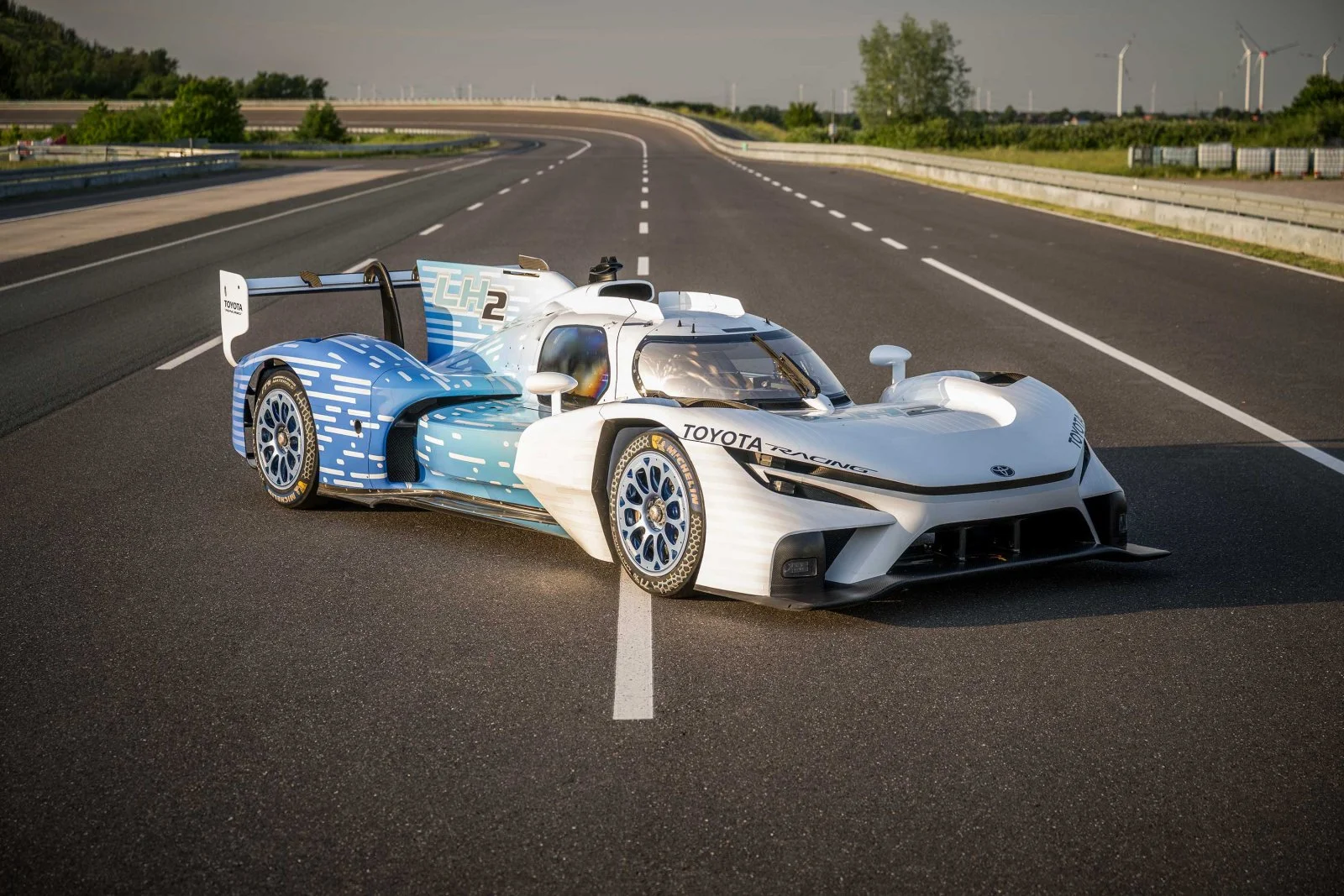 Toyota dévoile au Mans son premier prototype à hydrogène liquide !