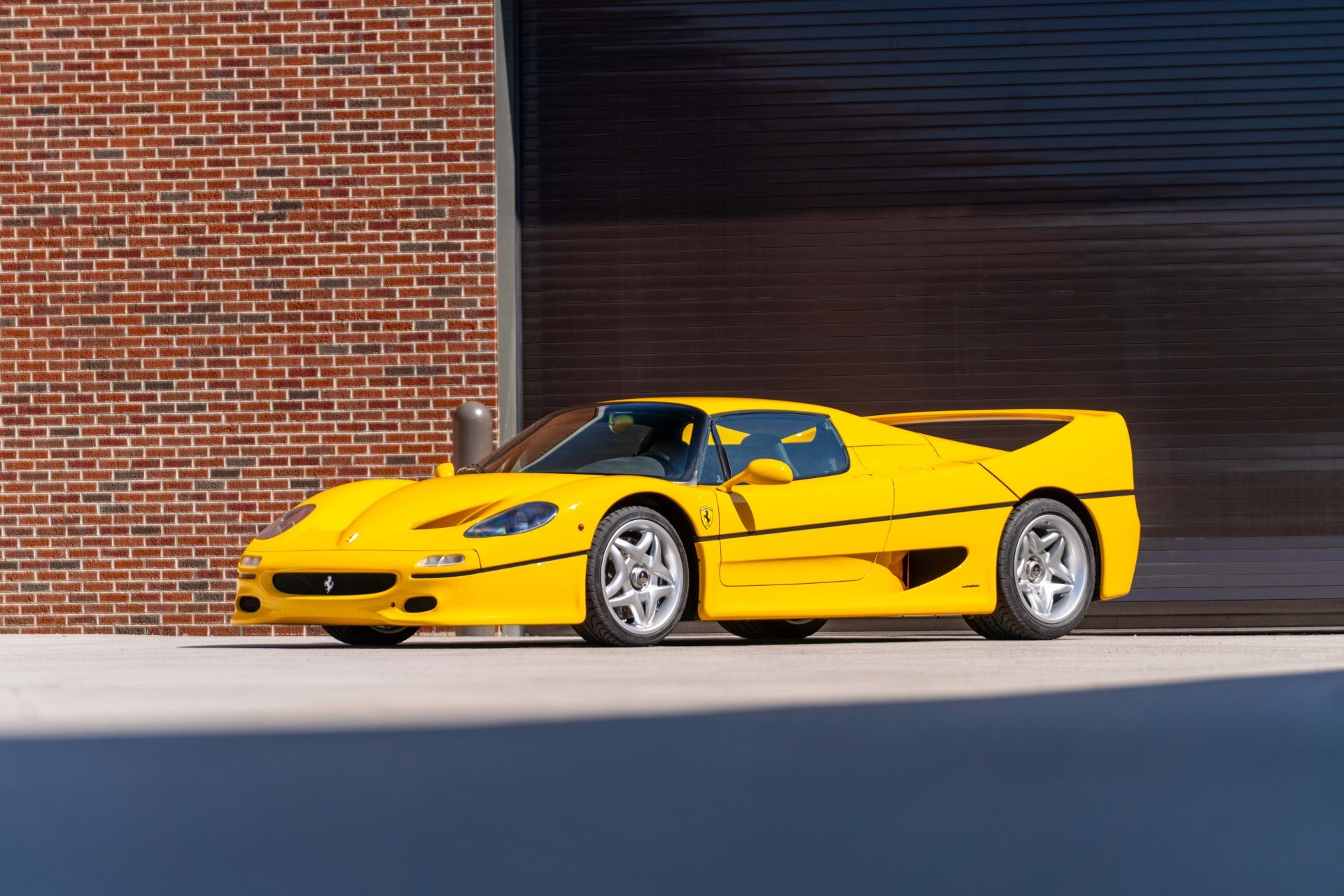 Une Ferrari F50 Giallo Modena, lot phare de la vente de Mecum Auctions à Monterey !
