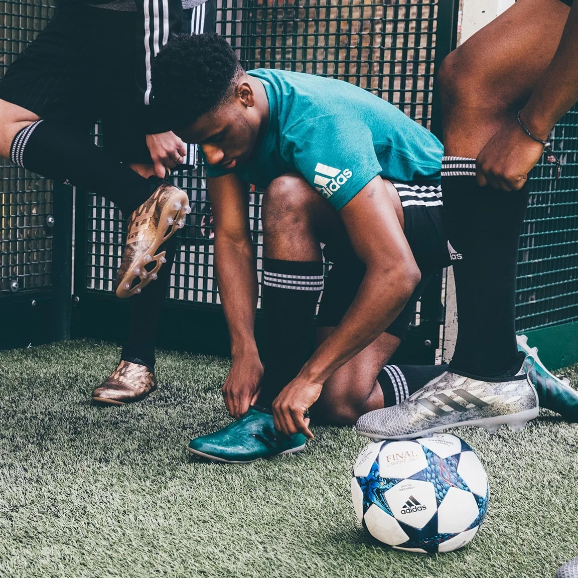 adidas glitch futsal