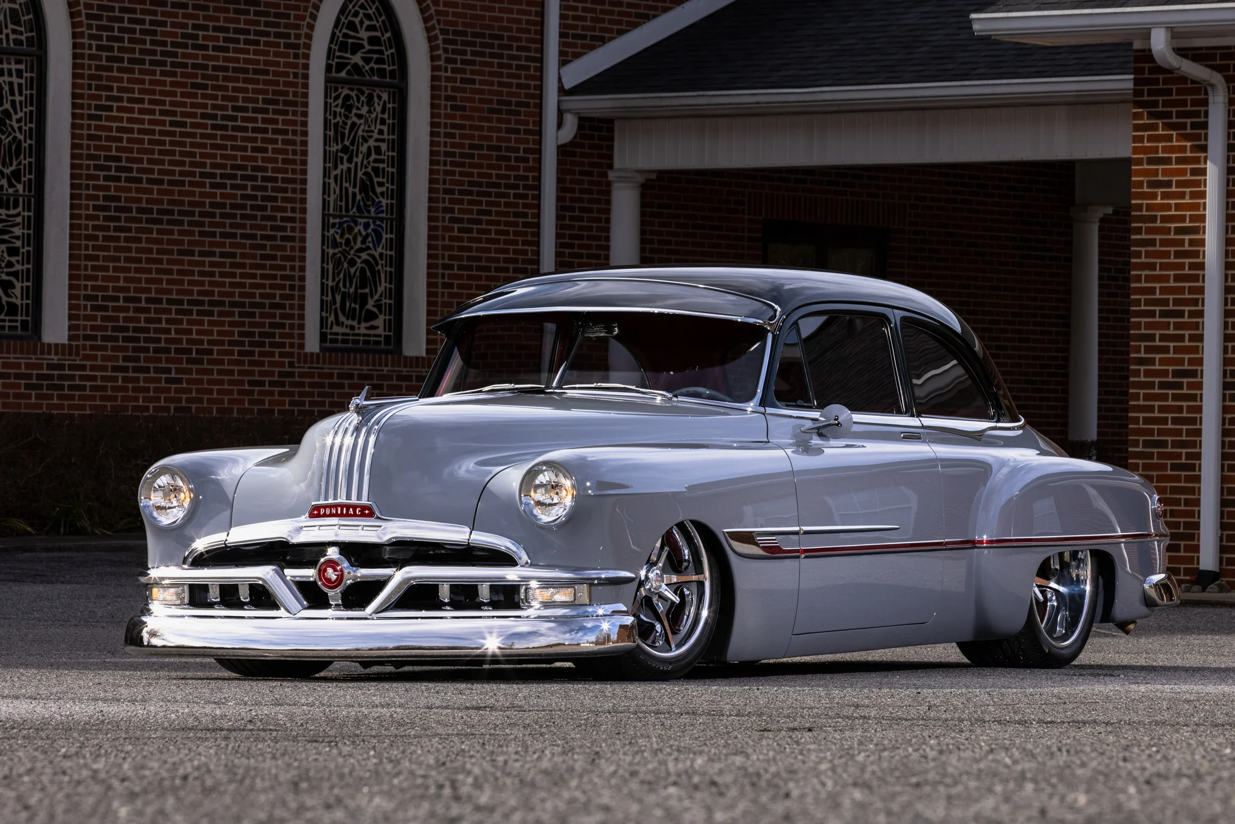 1952_pontiac_chieftain-53.webp