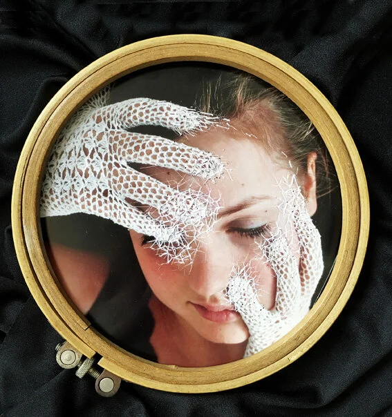   Petra Lindenmeyer   Spitzenhandschuhe 