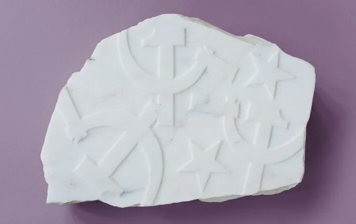   Alfred Robert Fassnacht   Reliquie in Marmor 