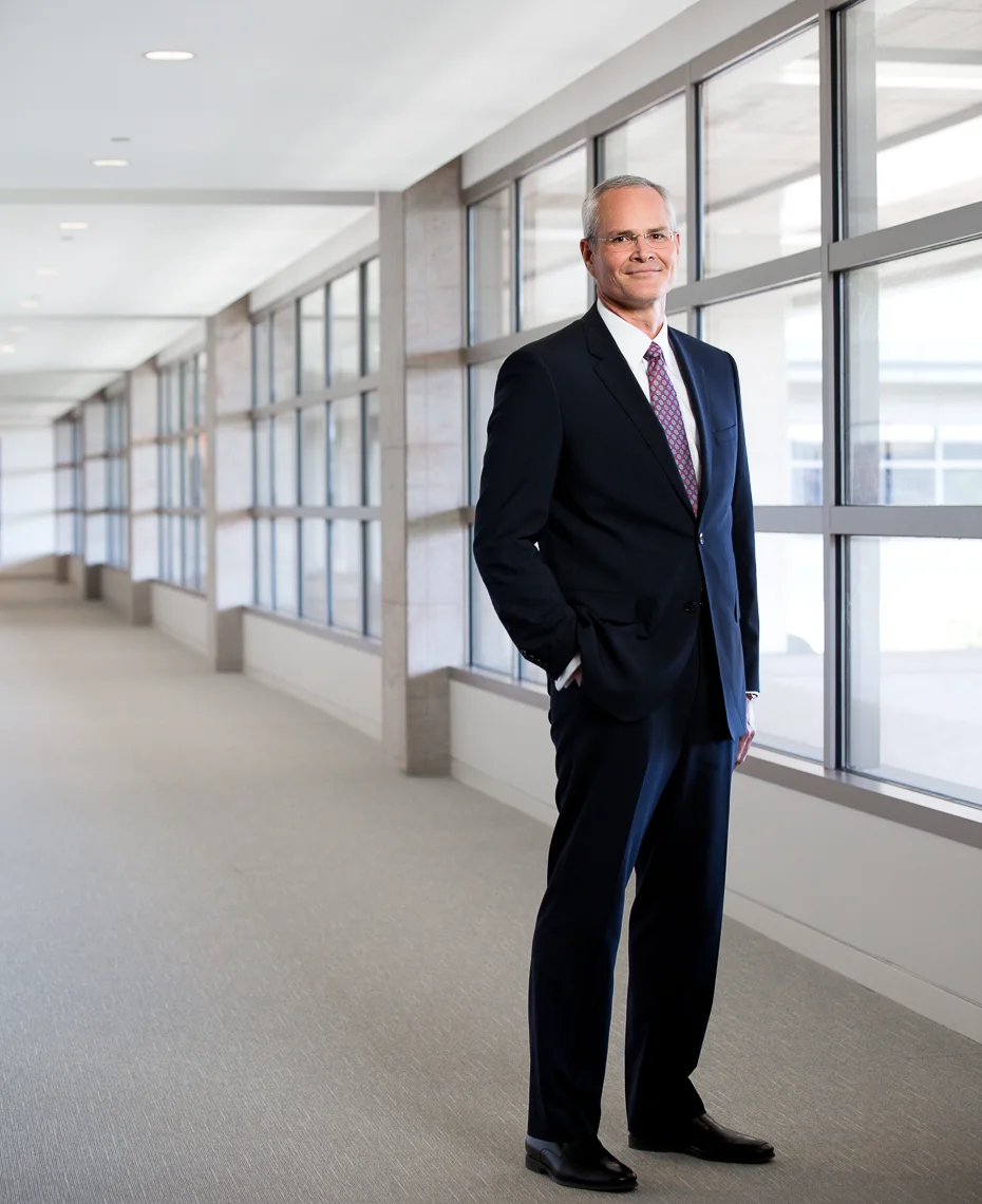 SEALE_CORPORATE_PORTRAIT_WEB-1-copy2.jpg