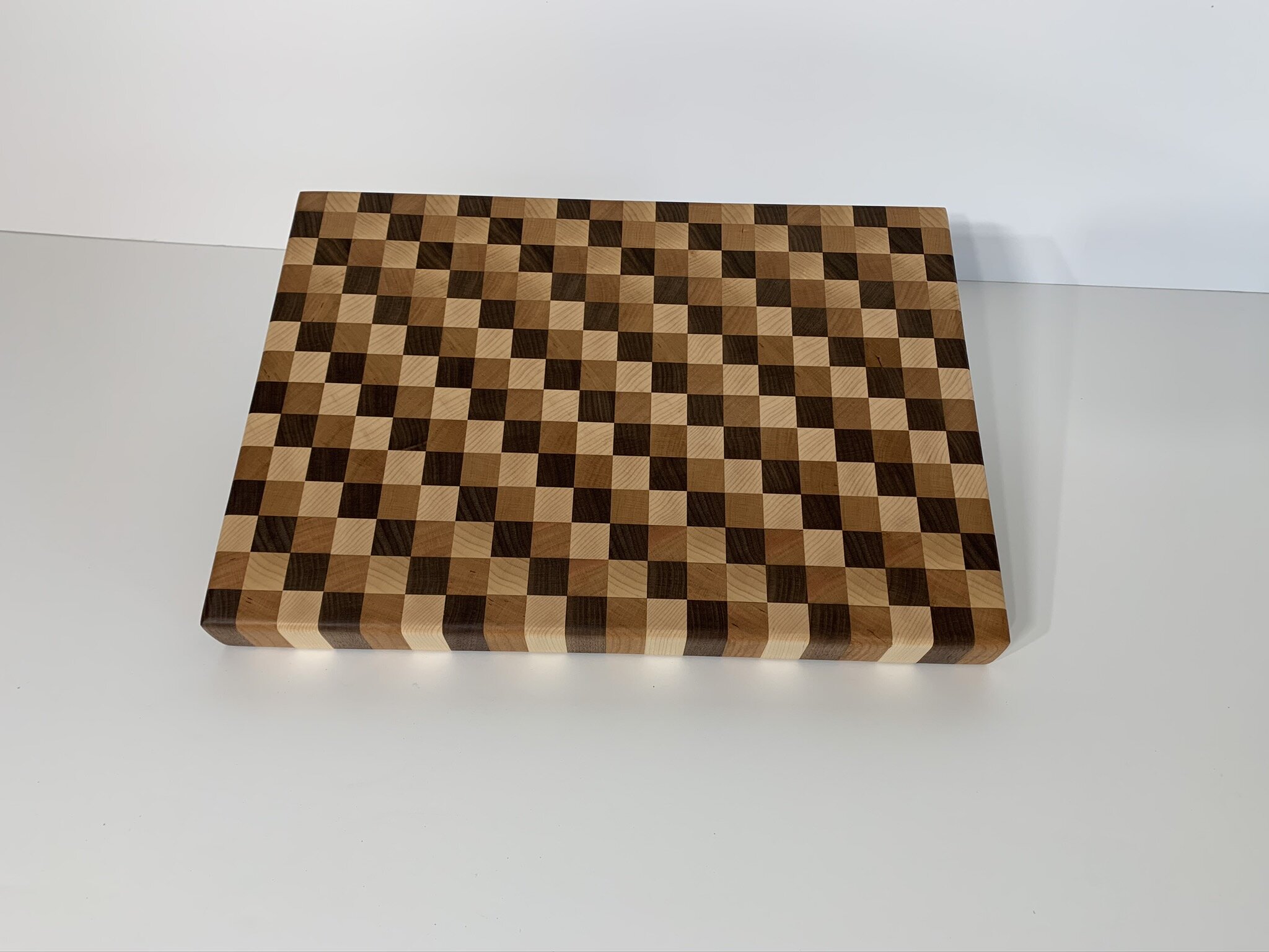 Checkered End Grain Cutting Board — THE FEDERAL CASE