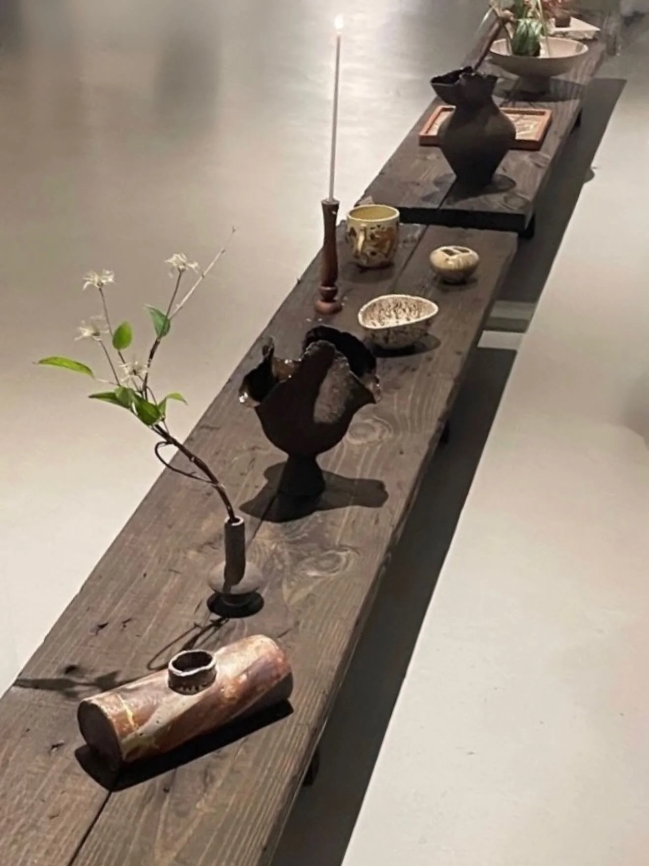 some faves from Quiet forms curated by Shu Tan 🤎
thanks so much for including me in your beautiful show 🥀
@cafestudionyc @shu.x.tan 🤎
2,3,9,12,13 📷 @cafestudionyc 
.
.
.
.
.
#ceramicart #taniawhalenceramics
 #nyc #objectsdart #pottery