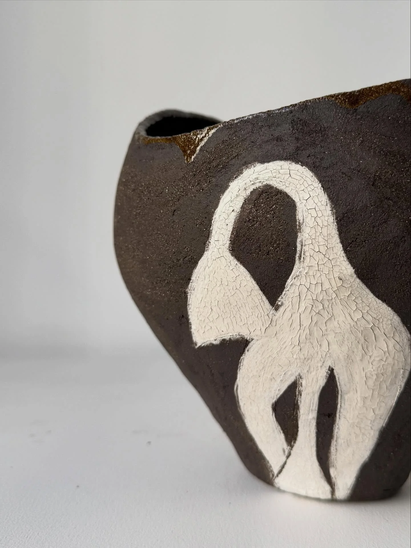 the three fired 🥀
&hellip;a small group with the la petite fleurs silhouettes painted on to three forms🤎 
&hellip;I wanted to have them to have a weathered &amp; organic feel&hellip;like the gestural builds of the original sculptures x
.
.
.
.
.
#i