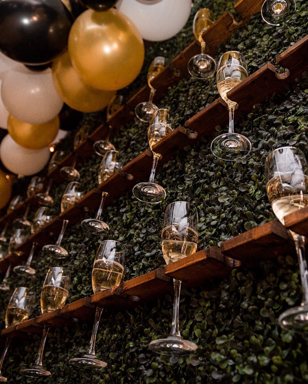 HOLIDAY PROMO🎁 Book your holiday party at GRACE and save 10% off the venue fee until the end of February, 2024. 

Plus, enjoy a sparkling wine toast for all your guests on the house 🥂

Email us at info@gracevenue.ca to get your bookings in! 

#excl