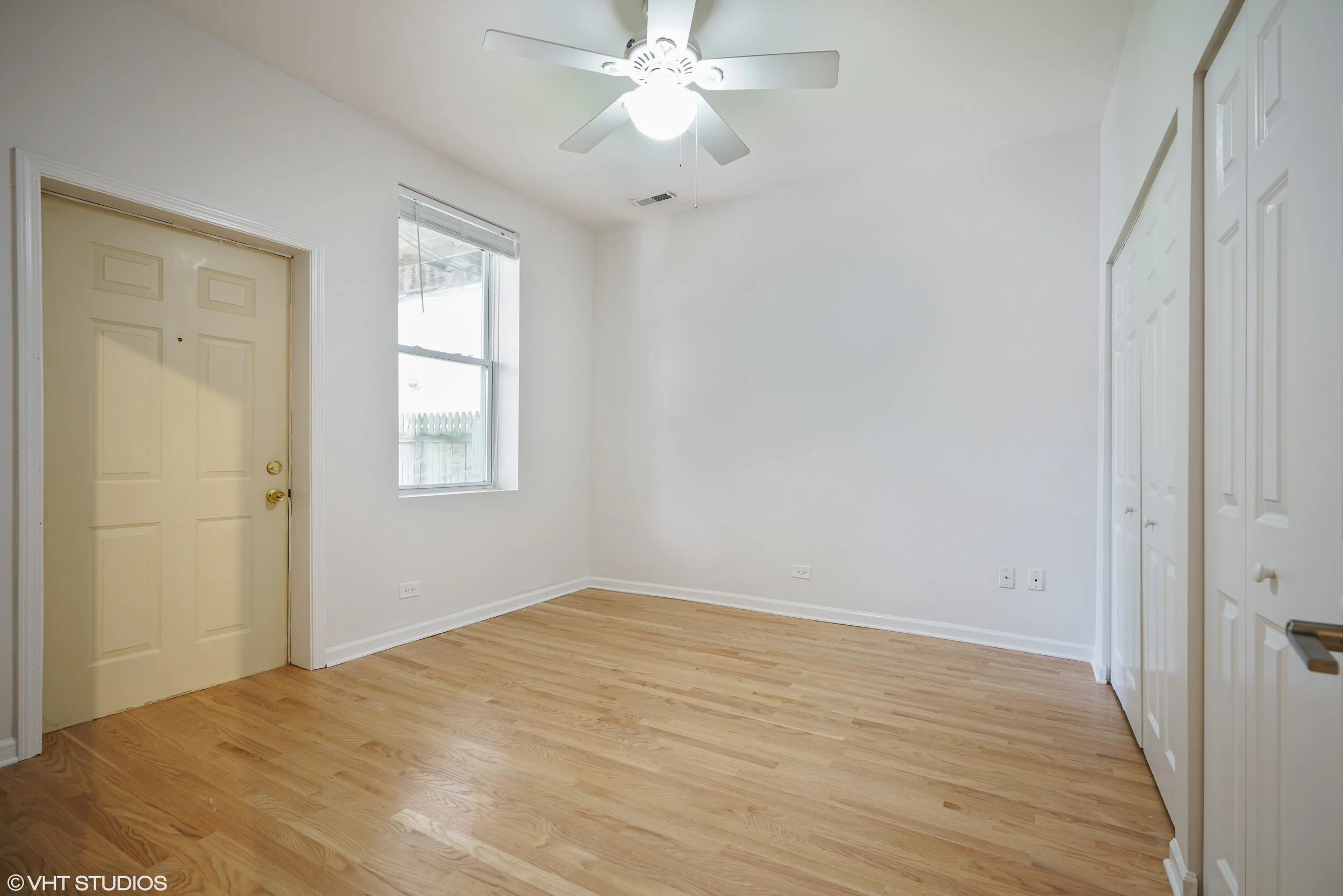 07_850WDiverseyParkway_unit1_18_Bedroom_HiRes.jpg