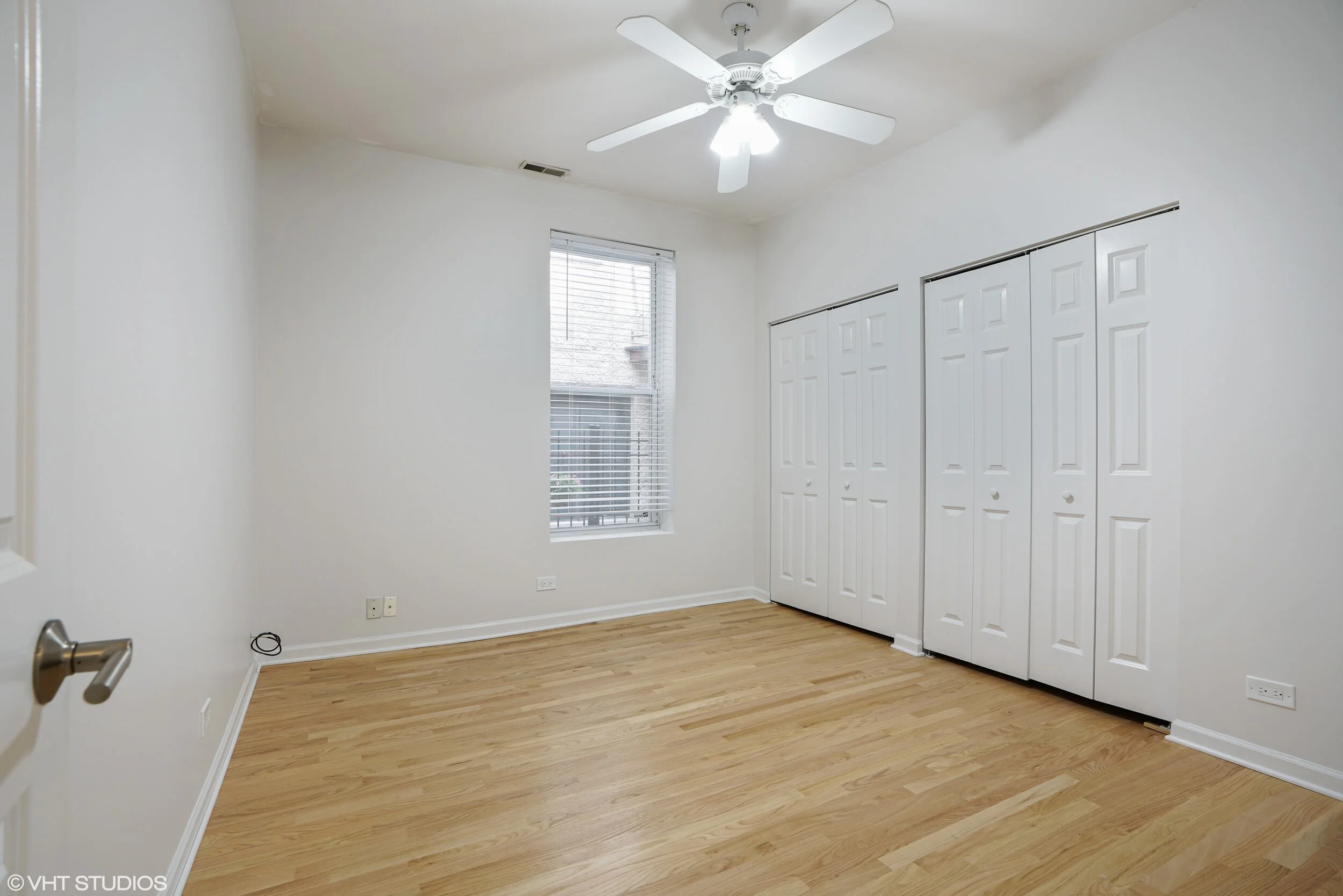 09_850WDiverseyParkway_unit1_154_3rdBedroom_HiRes.jpg