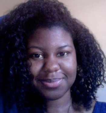 Alicia R. headshot.png